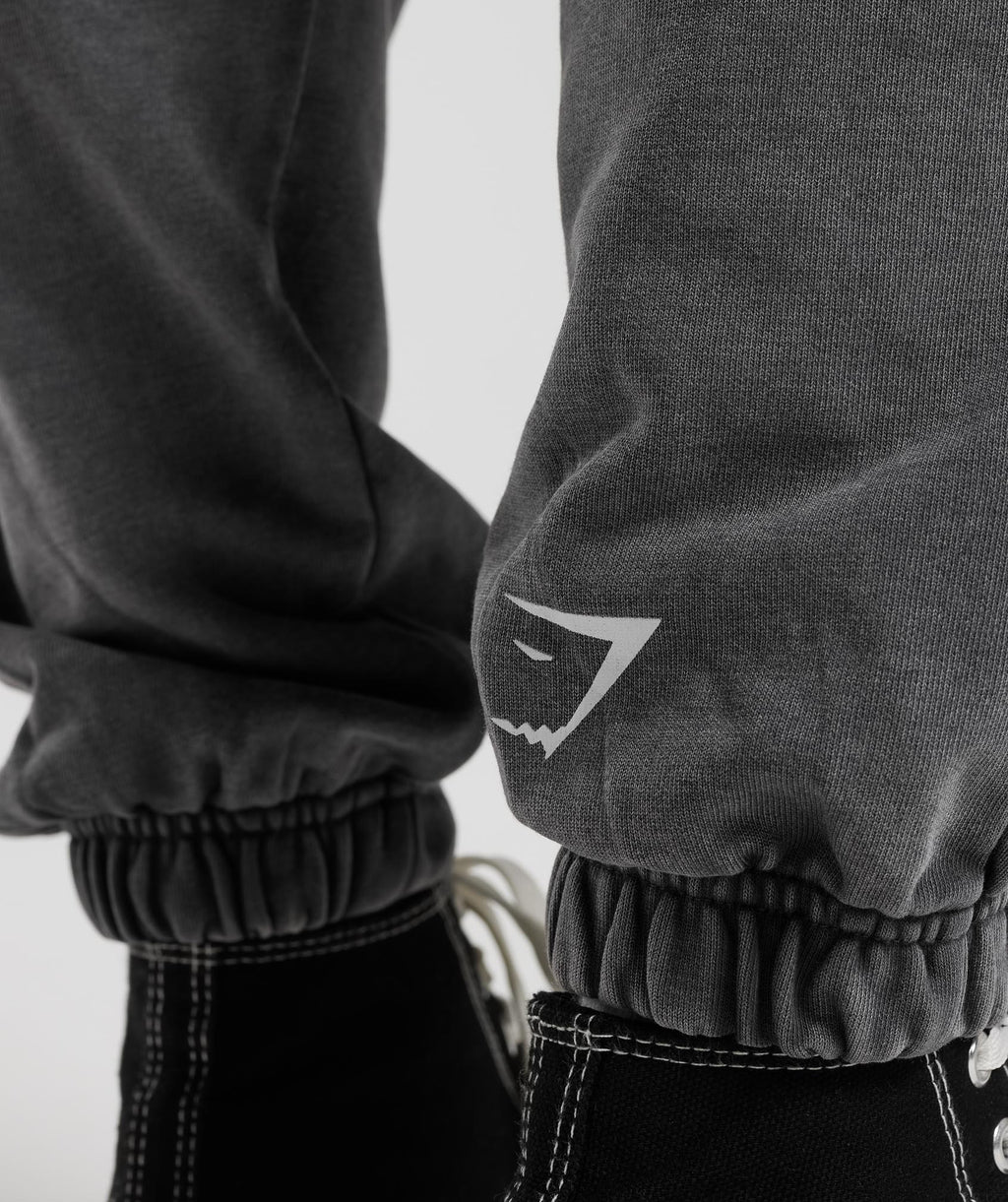 gymshark-collegiate-joggers-silhouette-grey-ss23