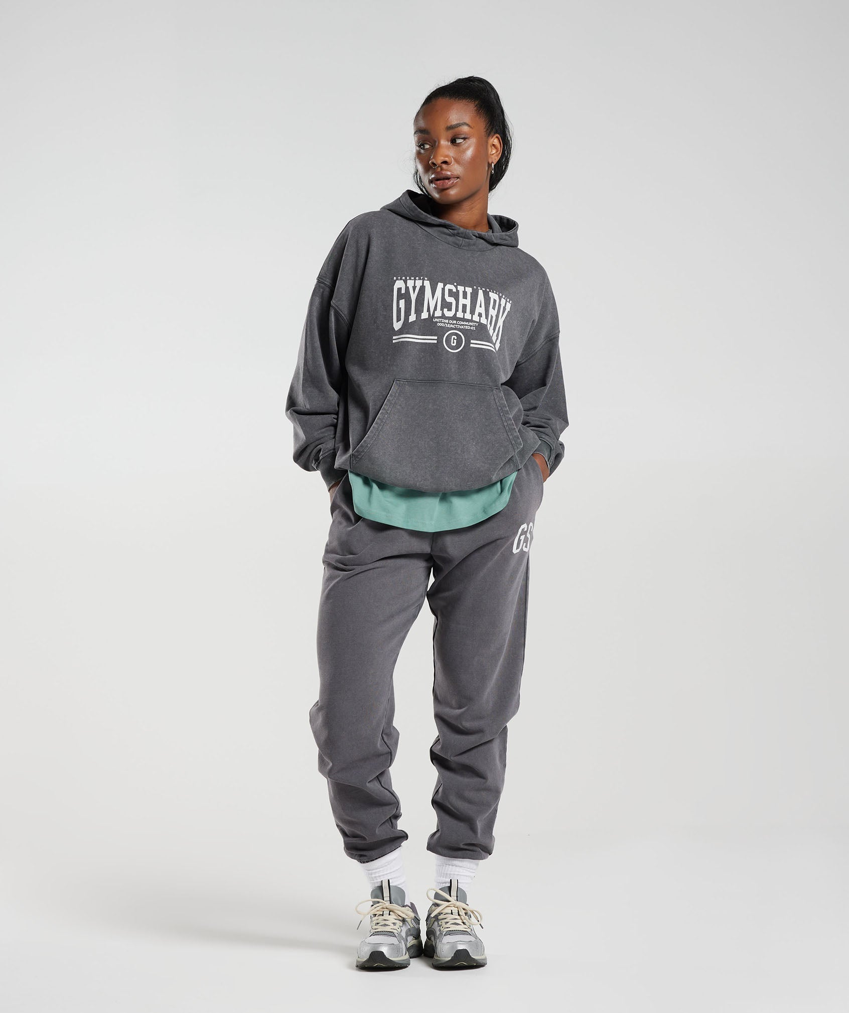 gymshark-collegiate-oversized-hoodie-silhouette-grey-ss23