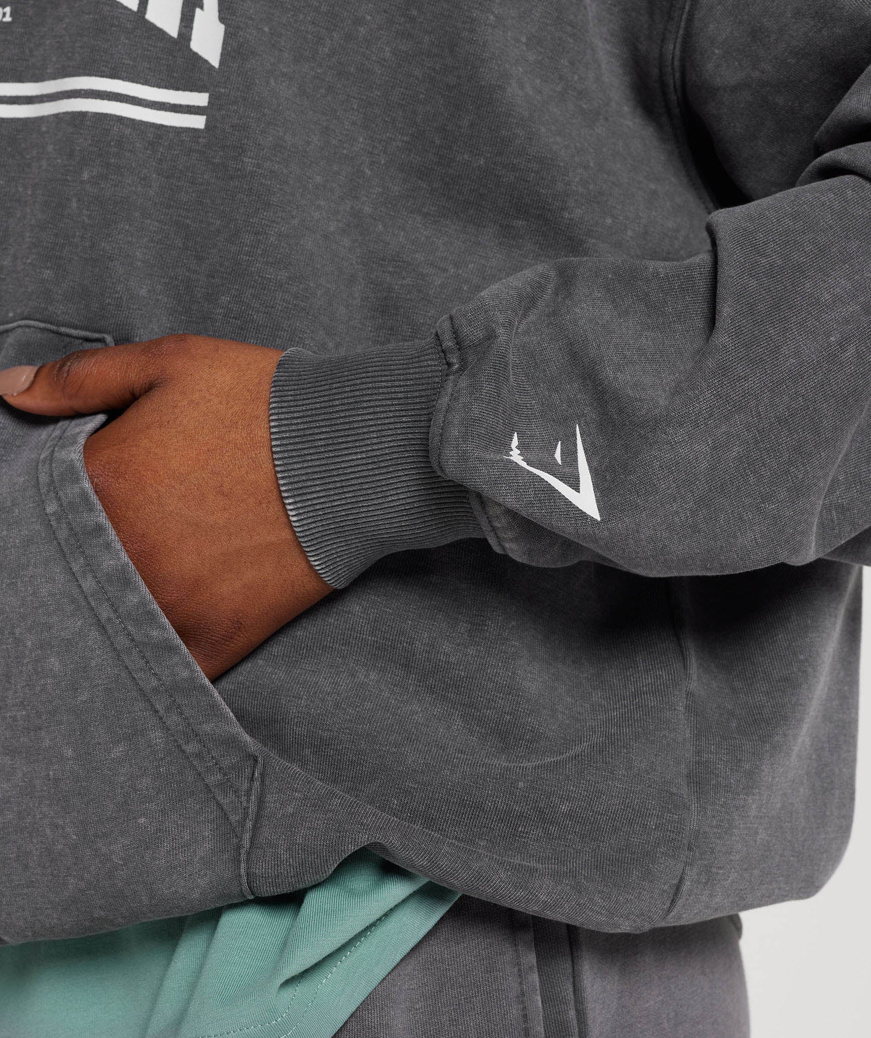 gymshark-collegiate-oversized-hoodie-silhouette-grey-ss23