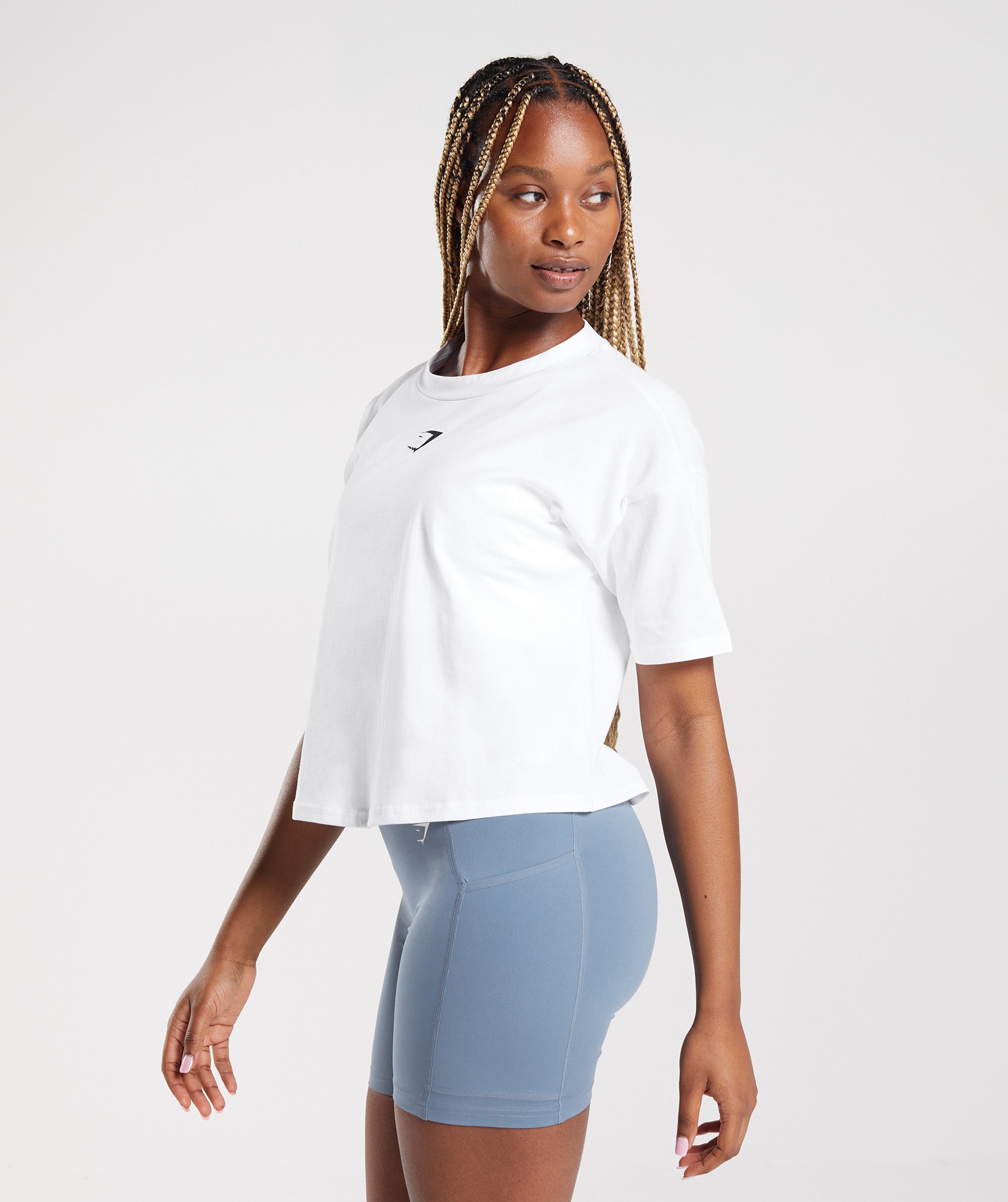 gymshark-central-graphic-midi-tee-white-ss23