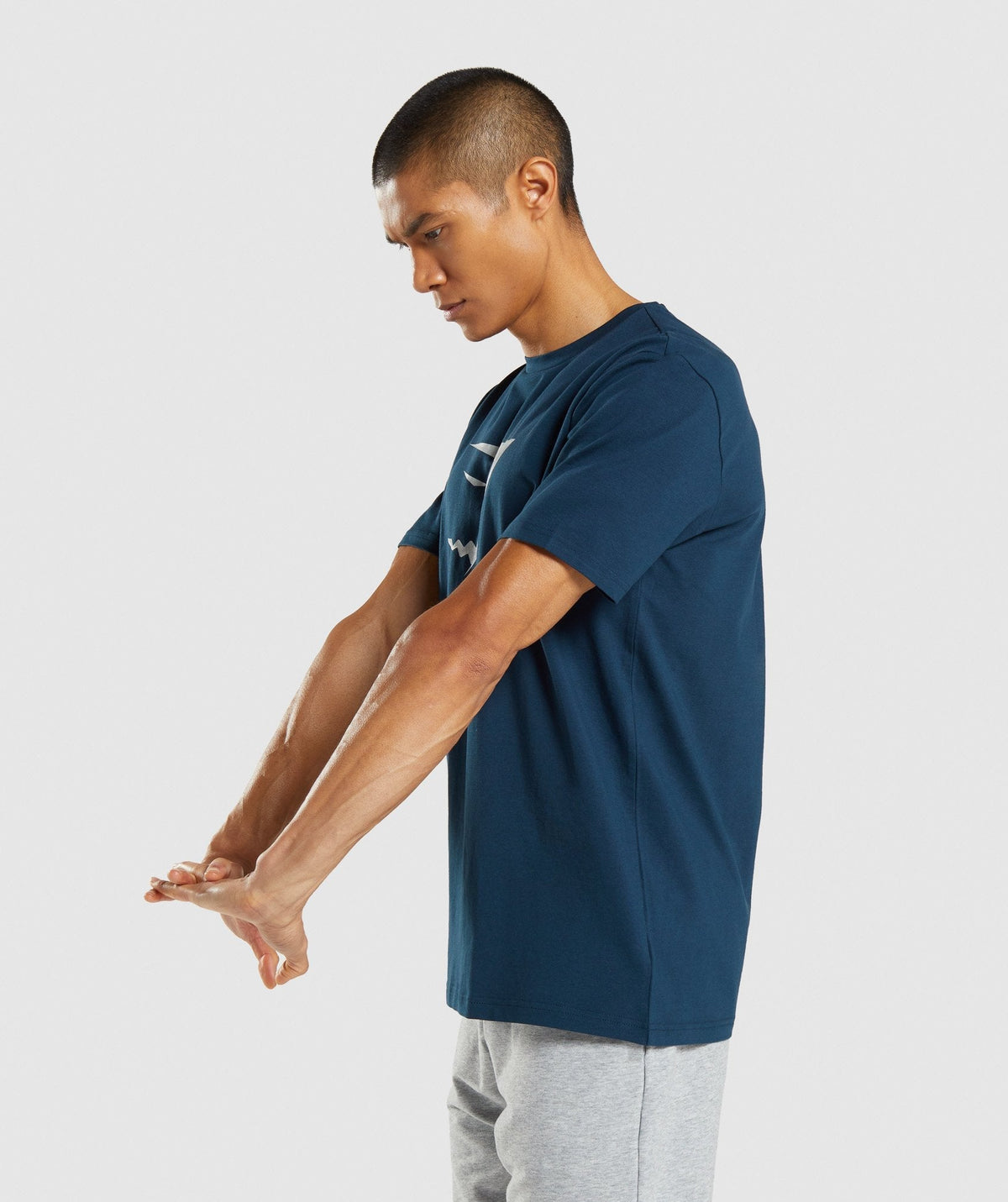 gymshark-sharkhead-infill-t-shirt-navy-aw21