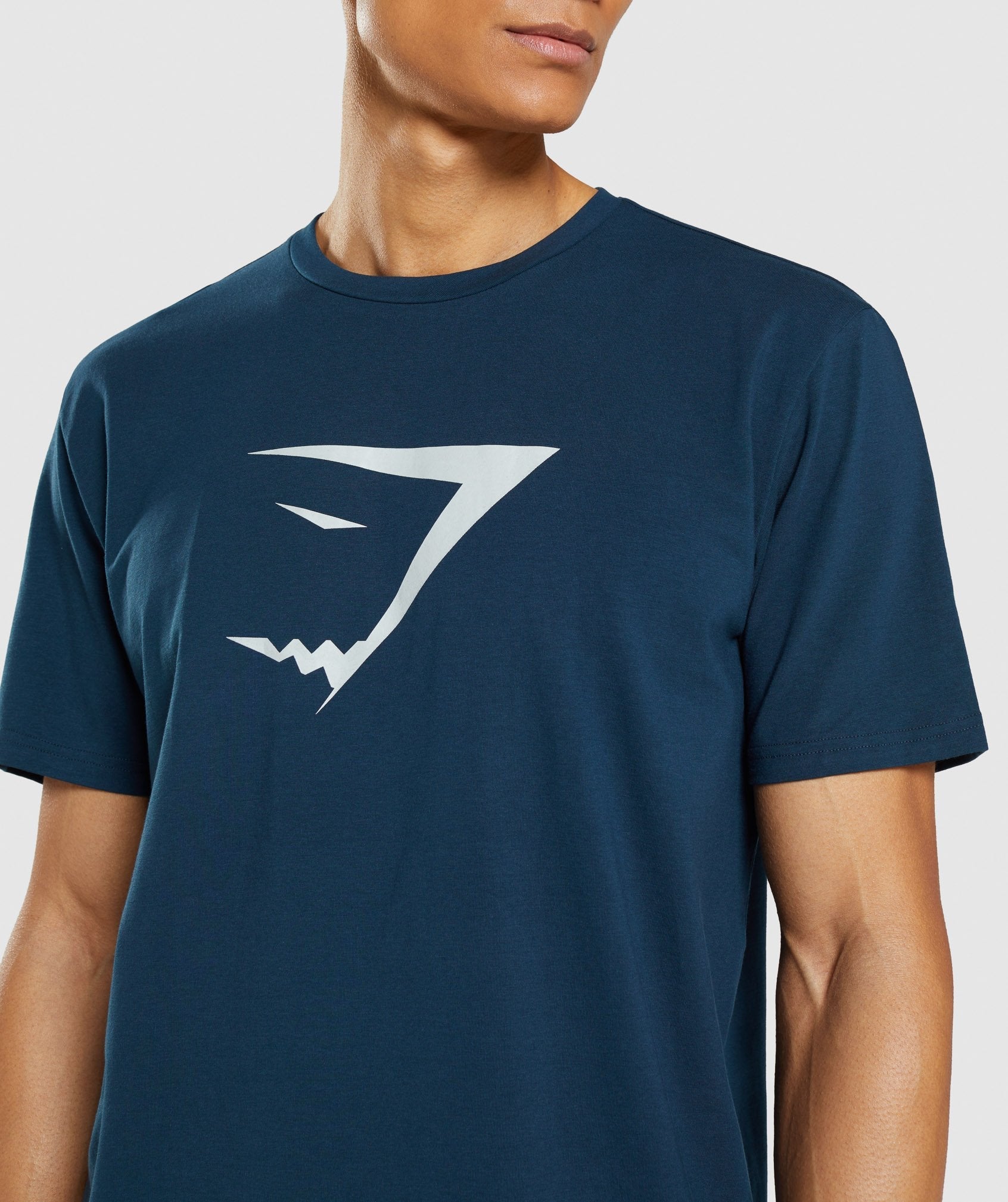 gymshark-sharkhead-infill-t-shirt-navy-aw21