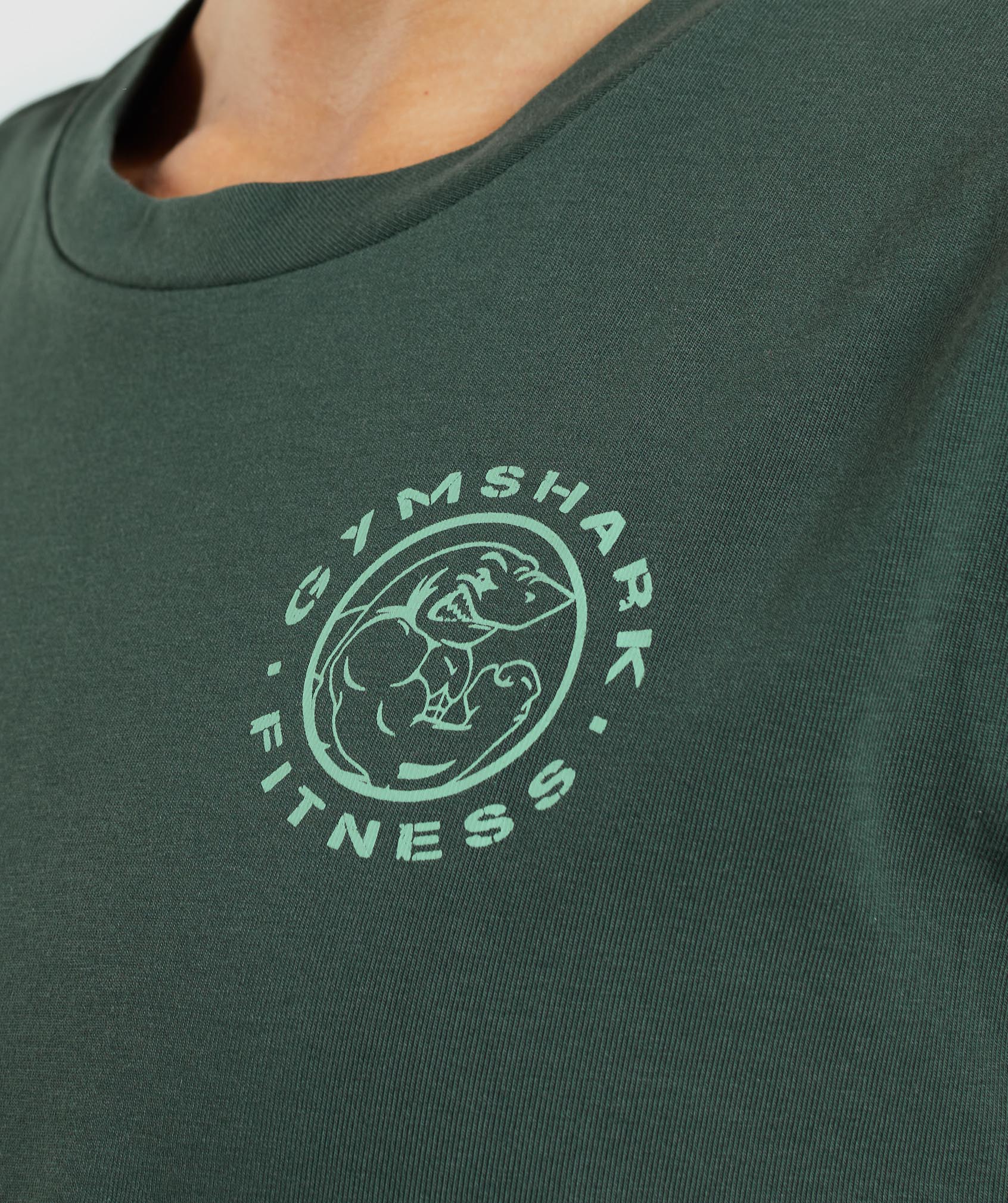 gymshark-legacy-graphic-crop-tee-dark-green-aw21
