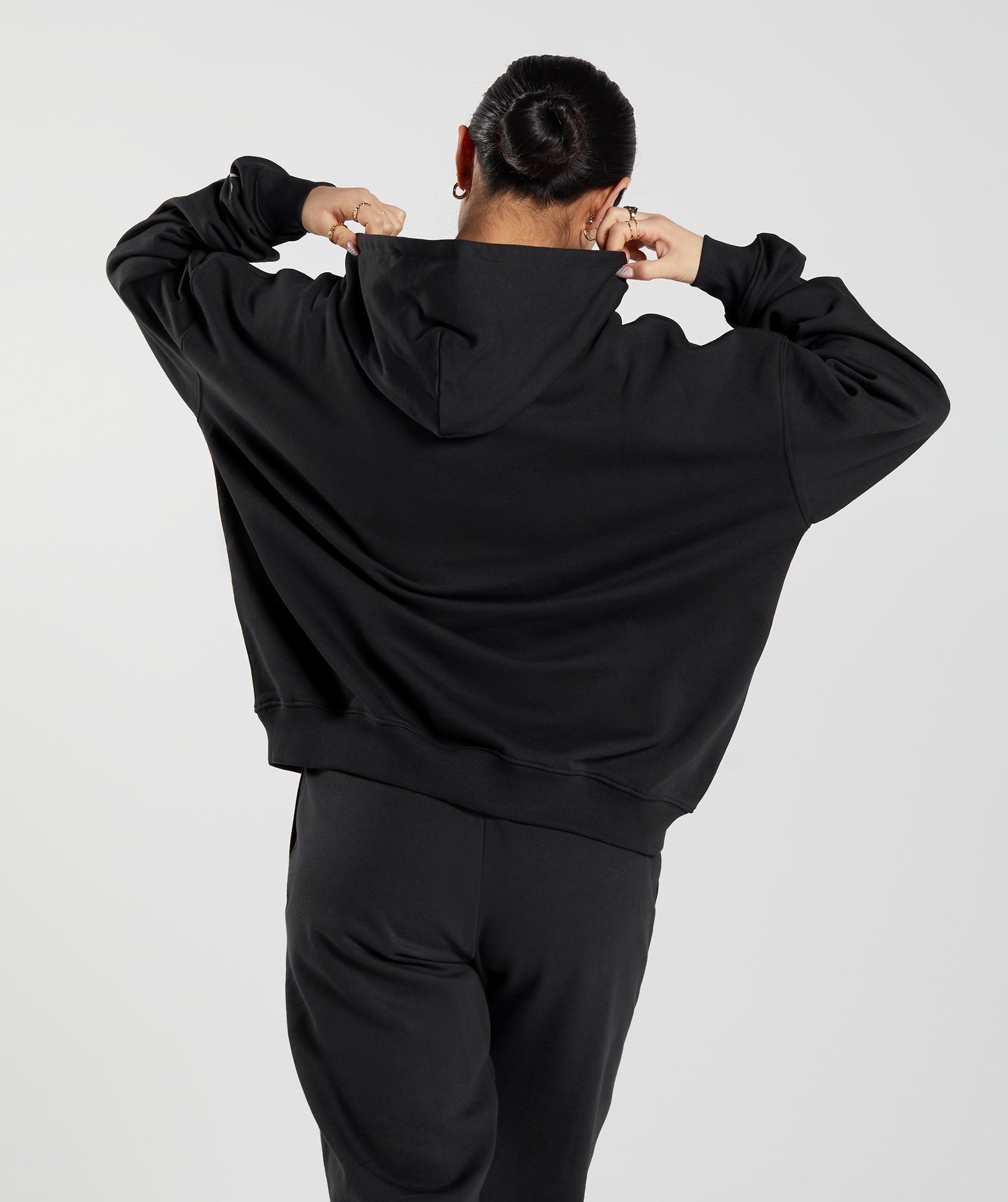 gymshark-maxed-out-hoodie-black-ss23