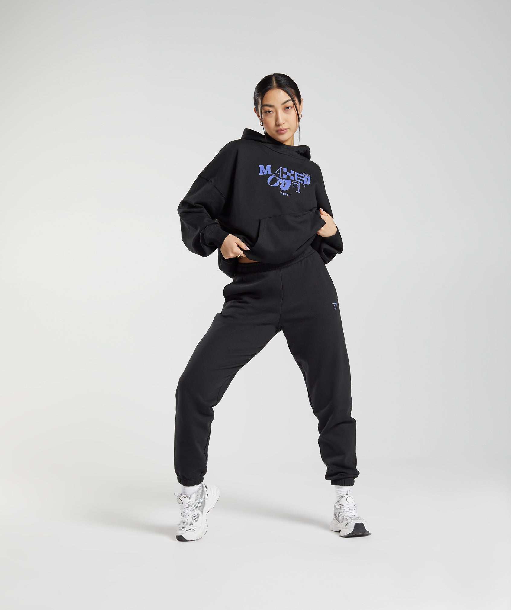 gymshark-maxed-out-hoodie-black-ss23