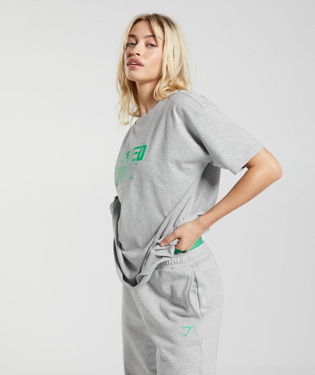 gymshark-maxed-out-oversized-t-shirt-light-grey-marl-ss23