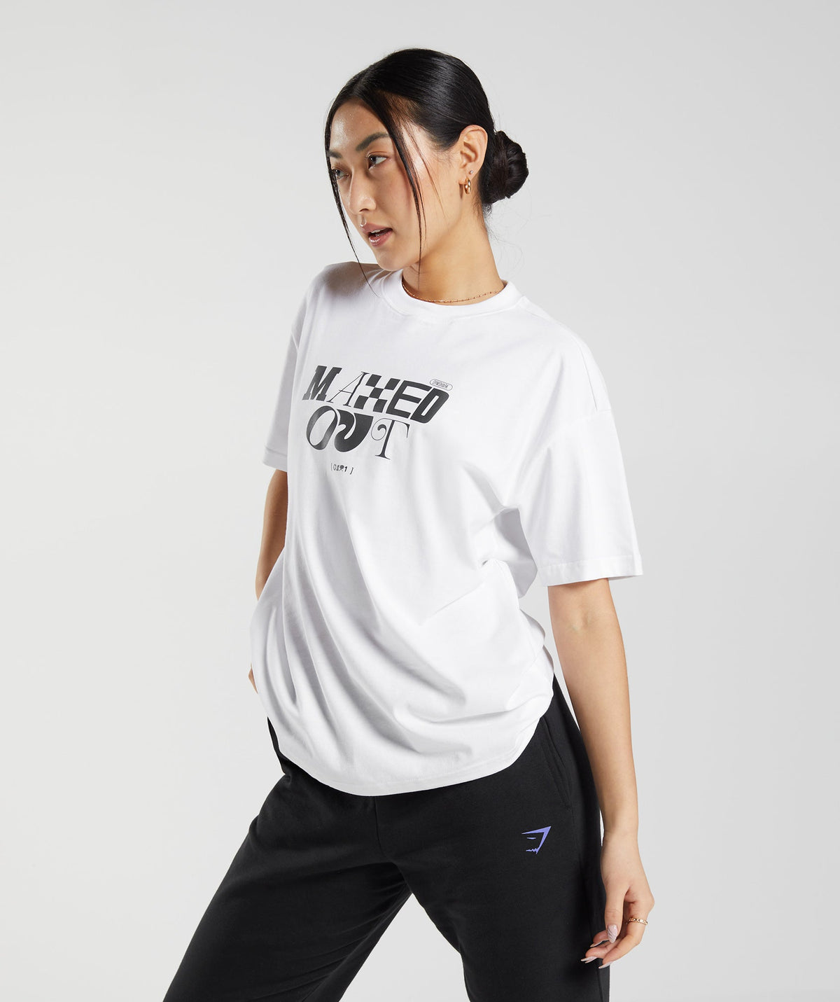 gymshark-maxed-out-oversized-t-shirt-white-ss23
