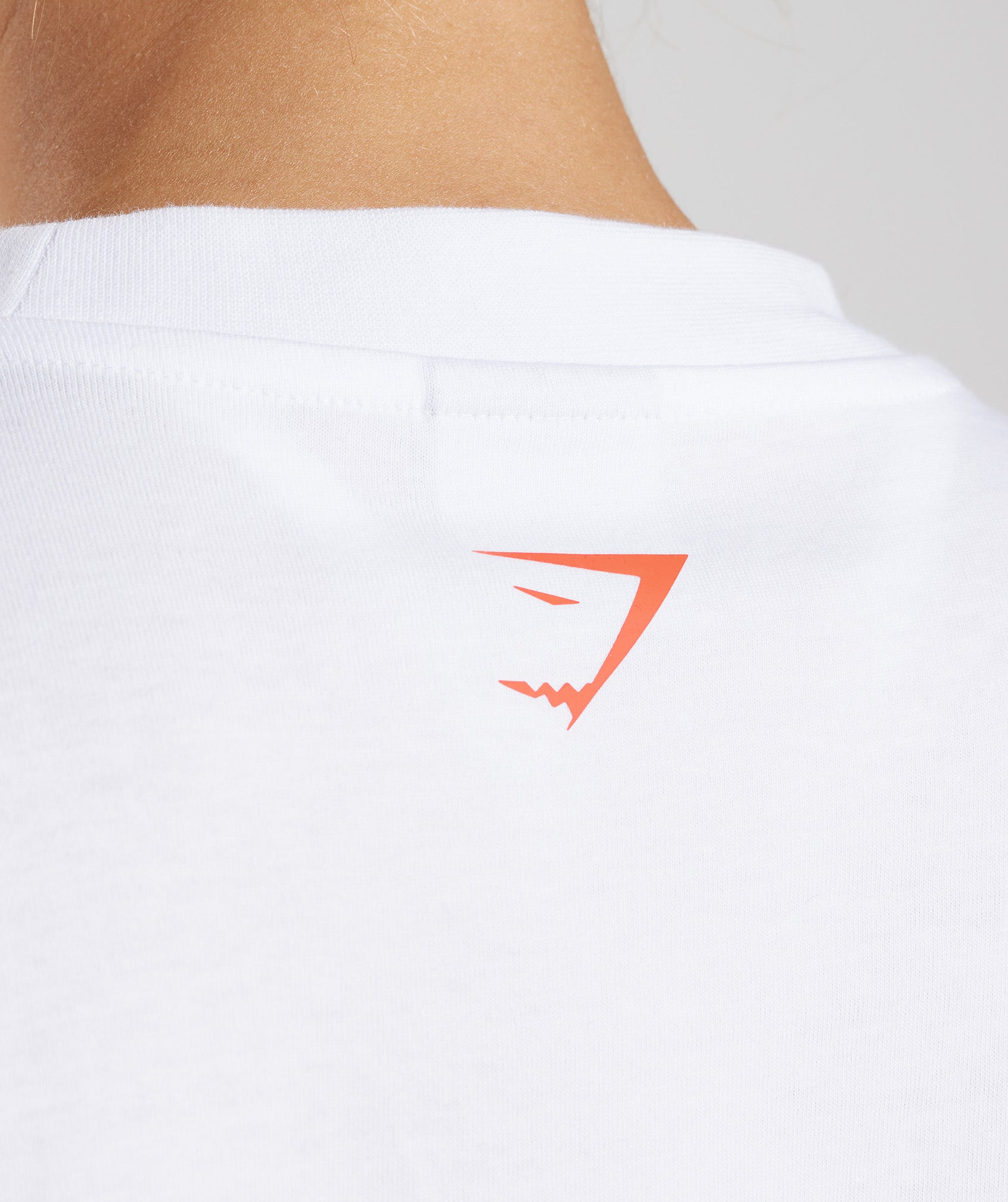 gymshark-retro-graphic-oversized-t-shirt-white-ss23