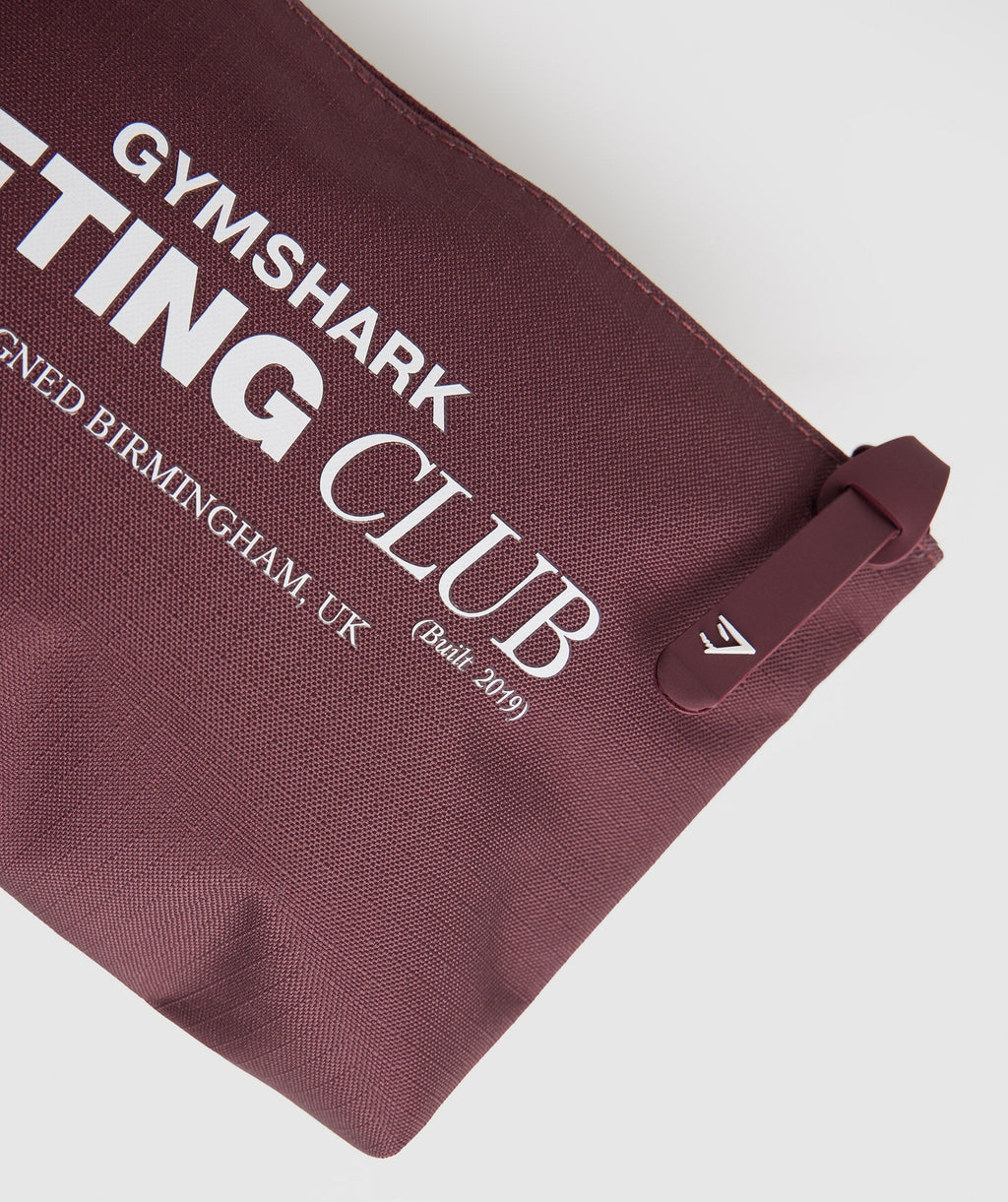 gymshark-social-club-cosmetic-bag-cherry-brown-aw22
