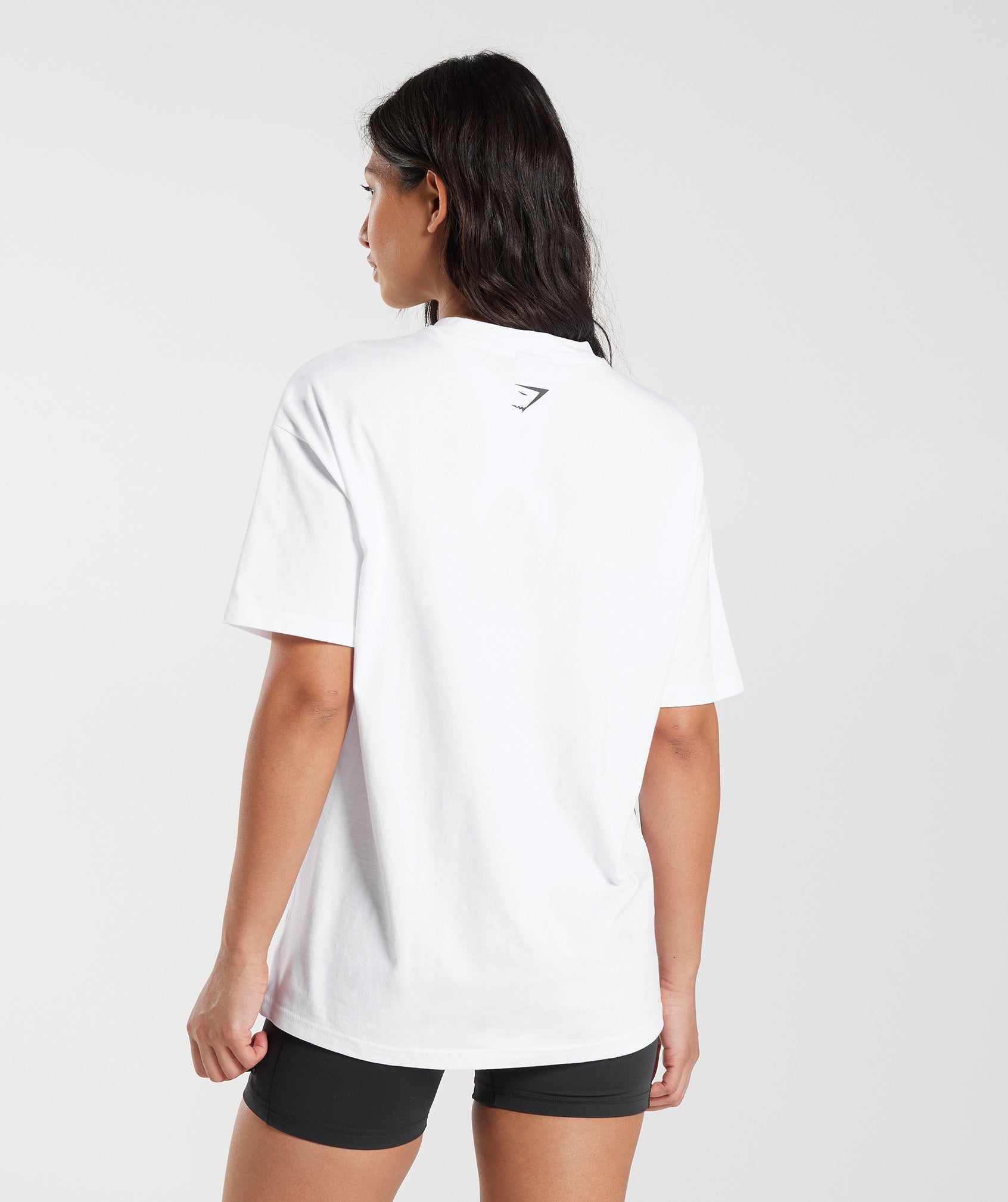 gymshark-lifting-graphic-oversized-t-shirt-white-ss23