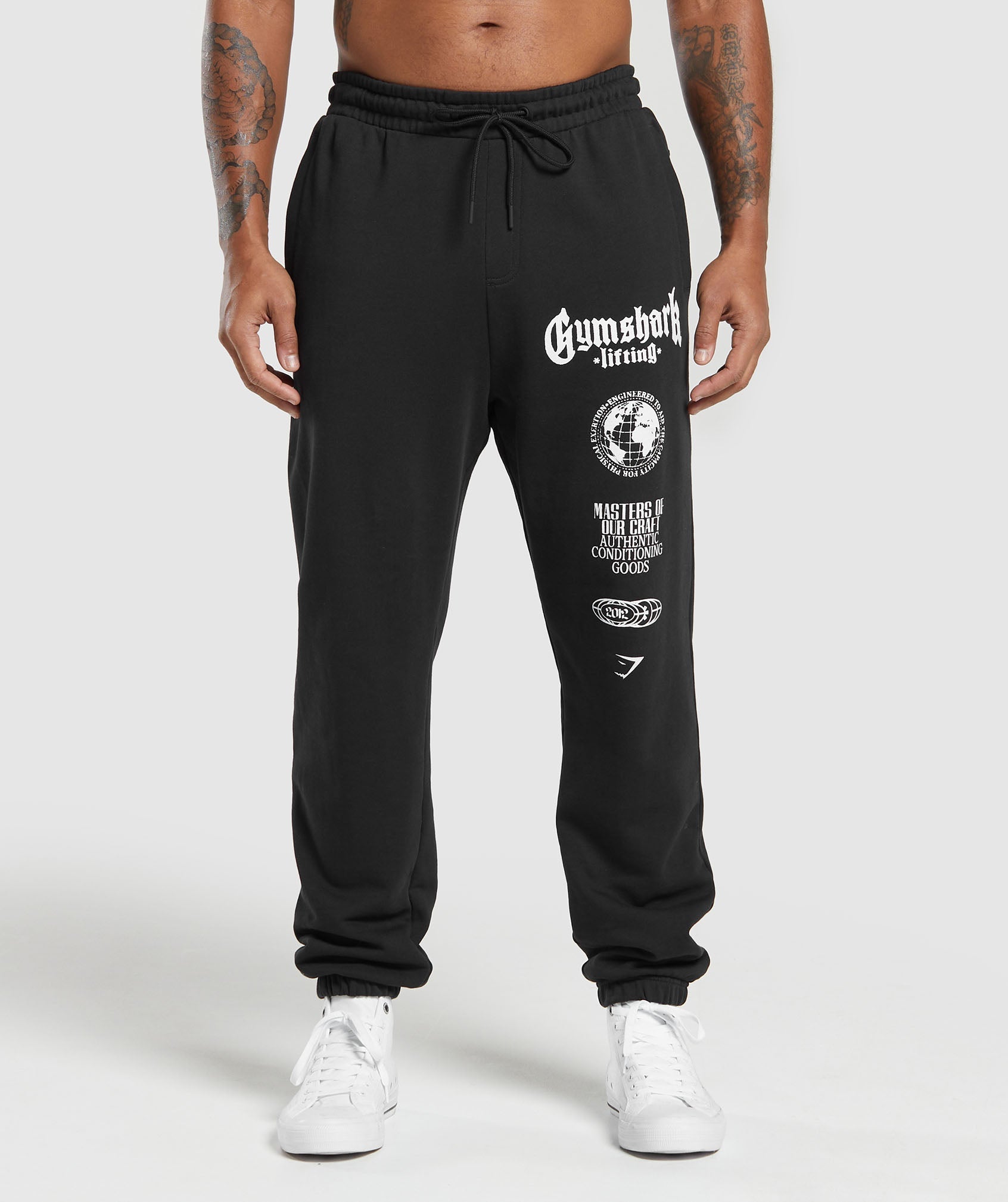 gymshark-global-lifting-oversized-joggers-black-aw23