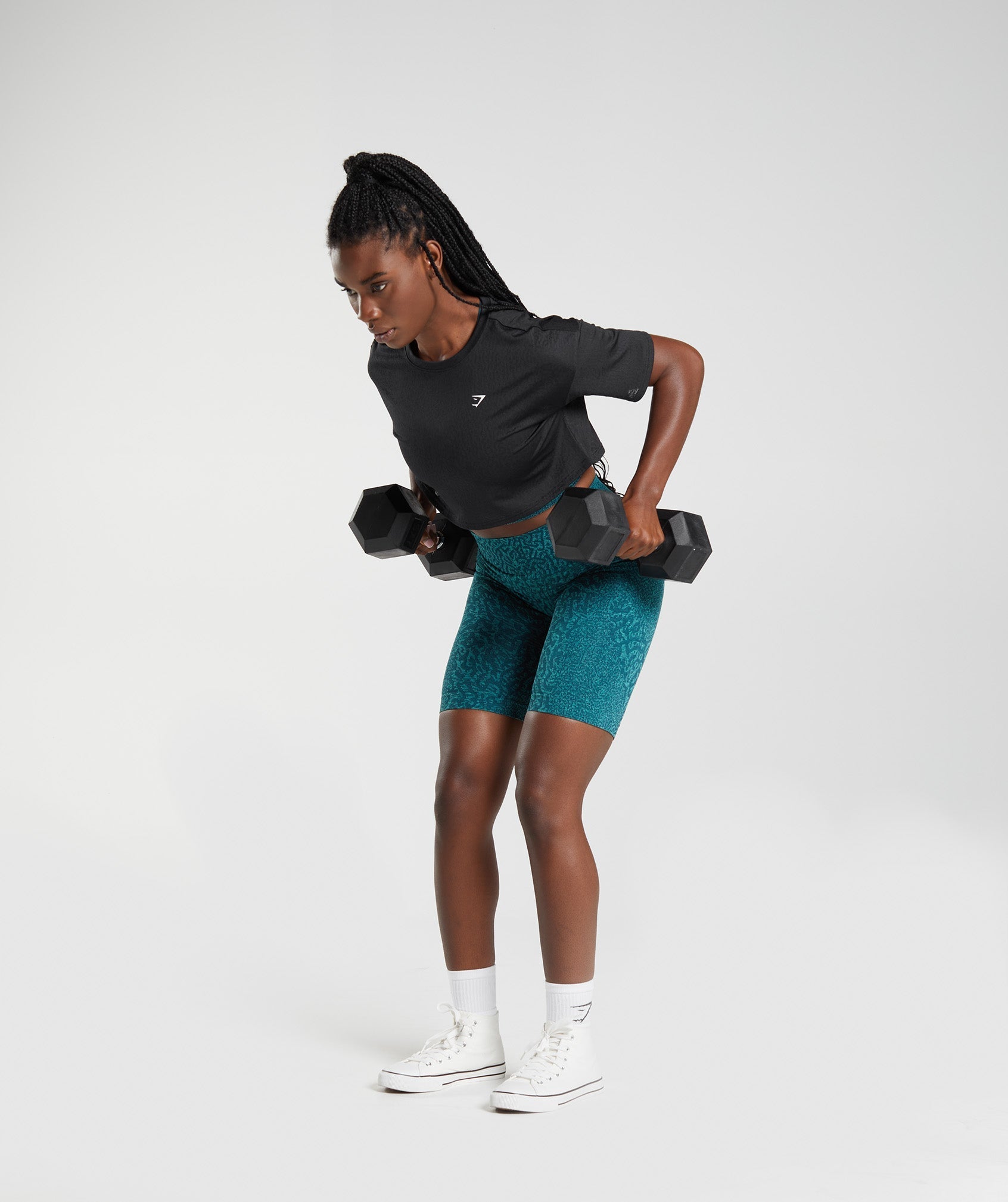 gymshark-adapt-animal-seamless-crop-top-reef-black-aw22