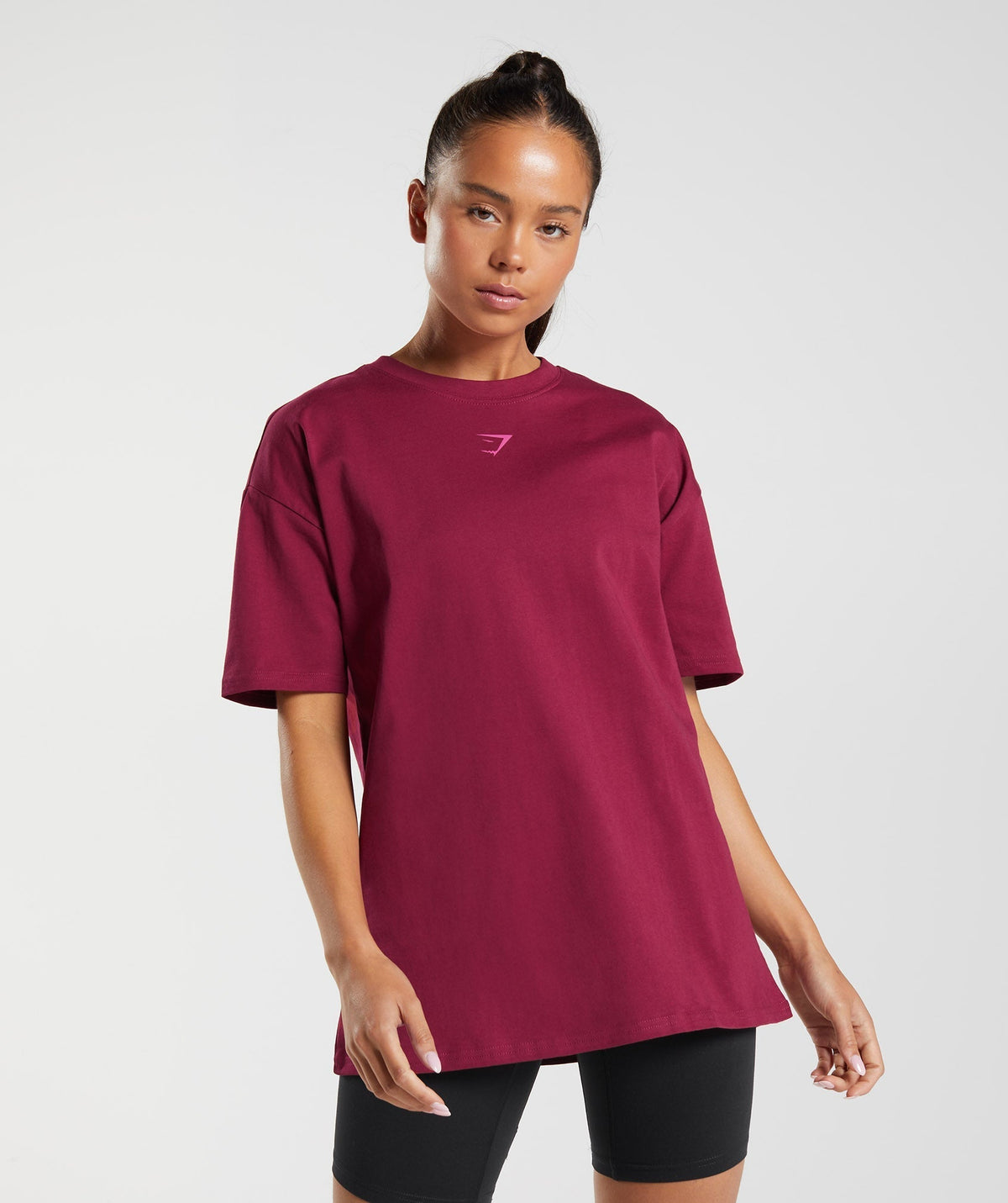 gymshark-fraction-oversized-t-shirt-currant-pink-aw22