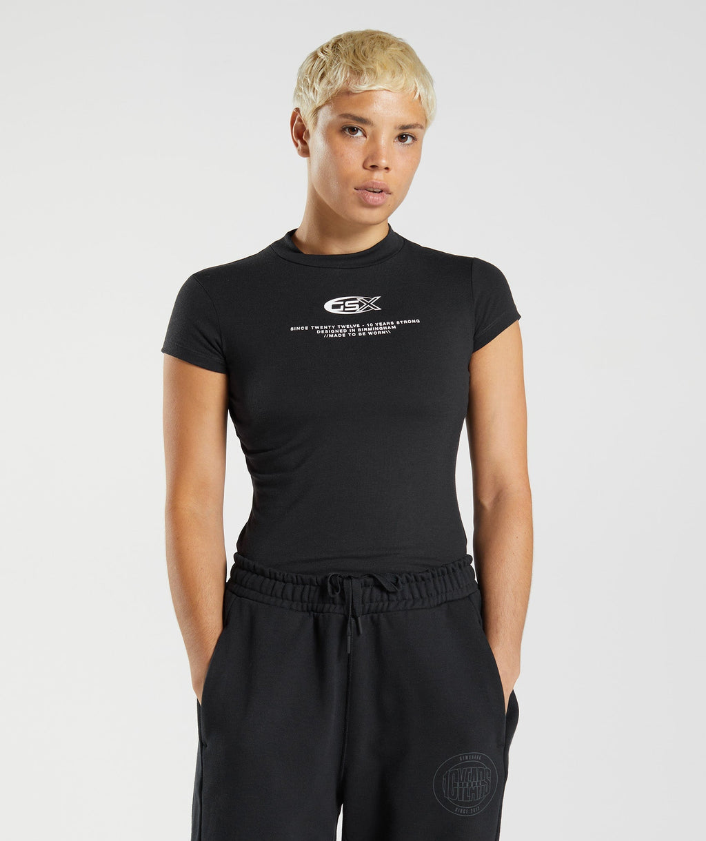 gymshark-gs10-year-body-fit-t-shirt-black-aw22