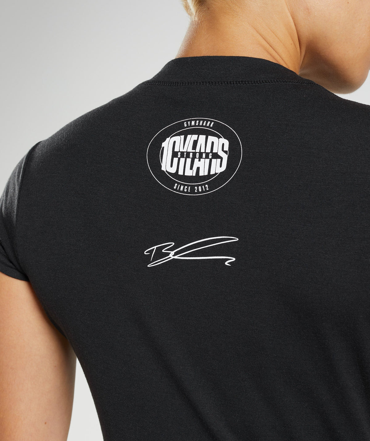 gymshark-gs10-year-body-fit-t-shirt-black-aw22