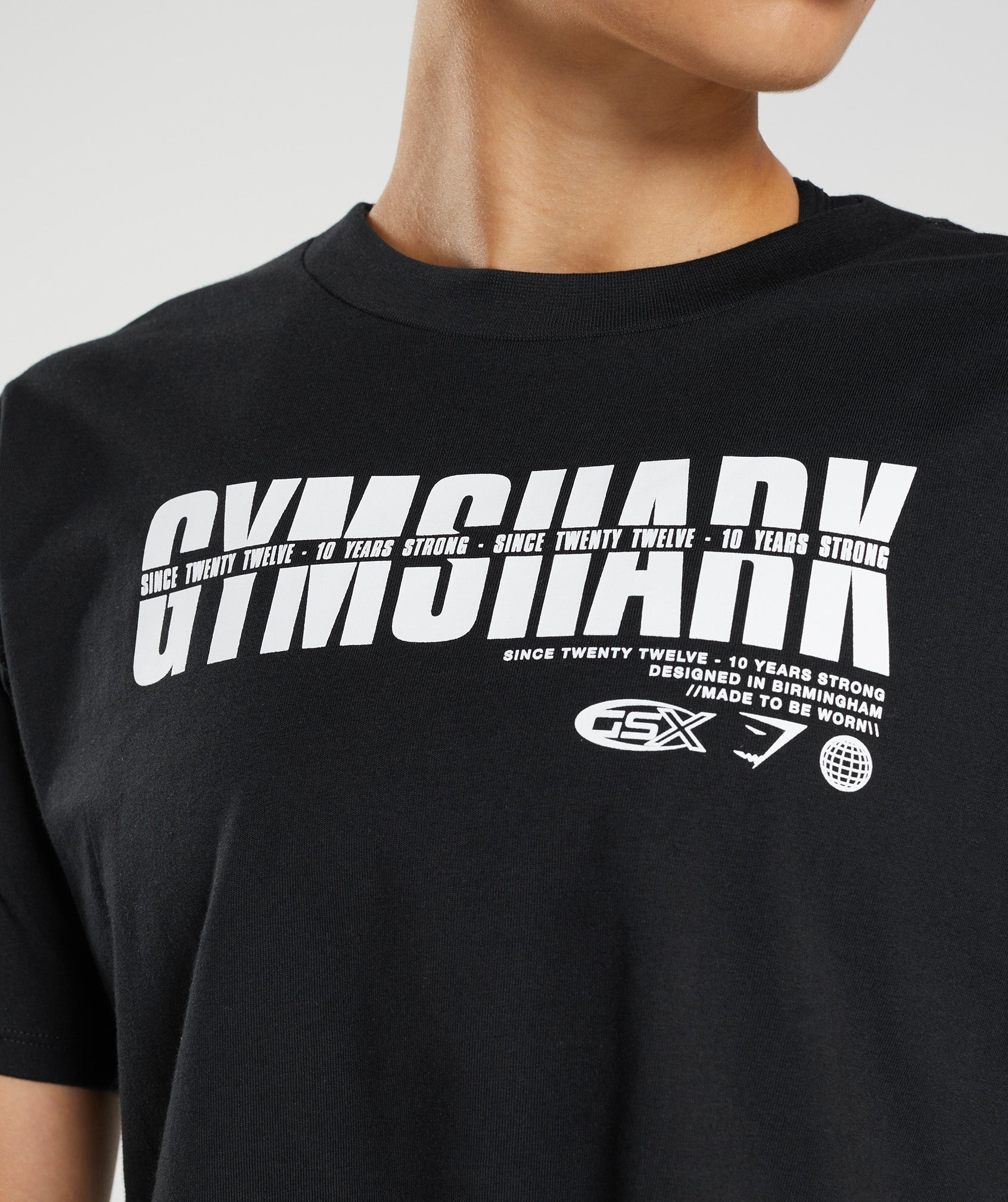 gymshark-gs10-year-midi-top-black-aw22