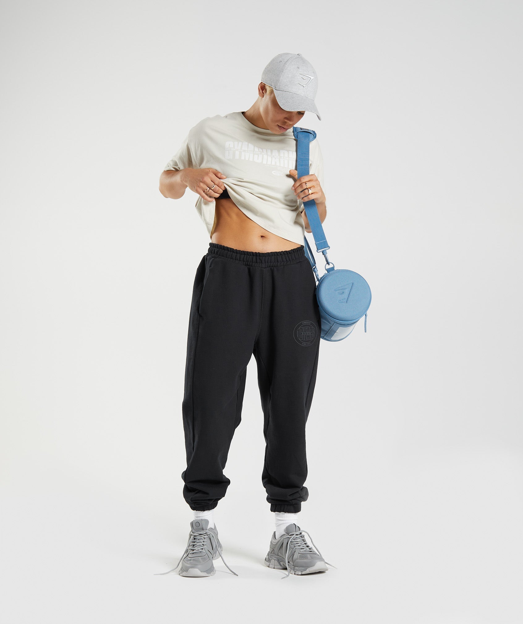 gymshark-gs10-year-midi-top-chalky-grey-aw22