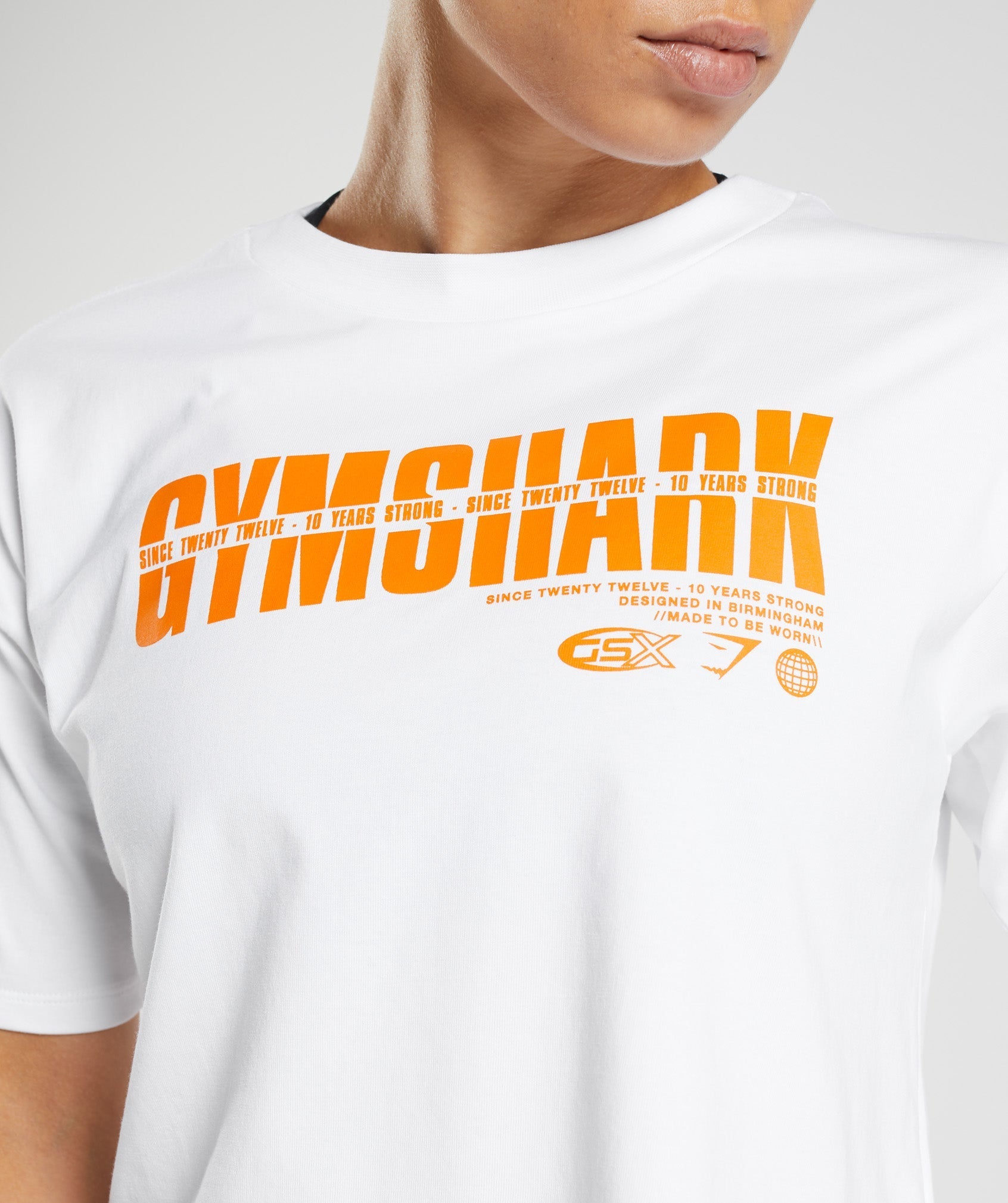 gymshark-gs10-year-midi-top-white-aw22