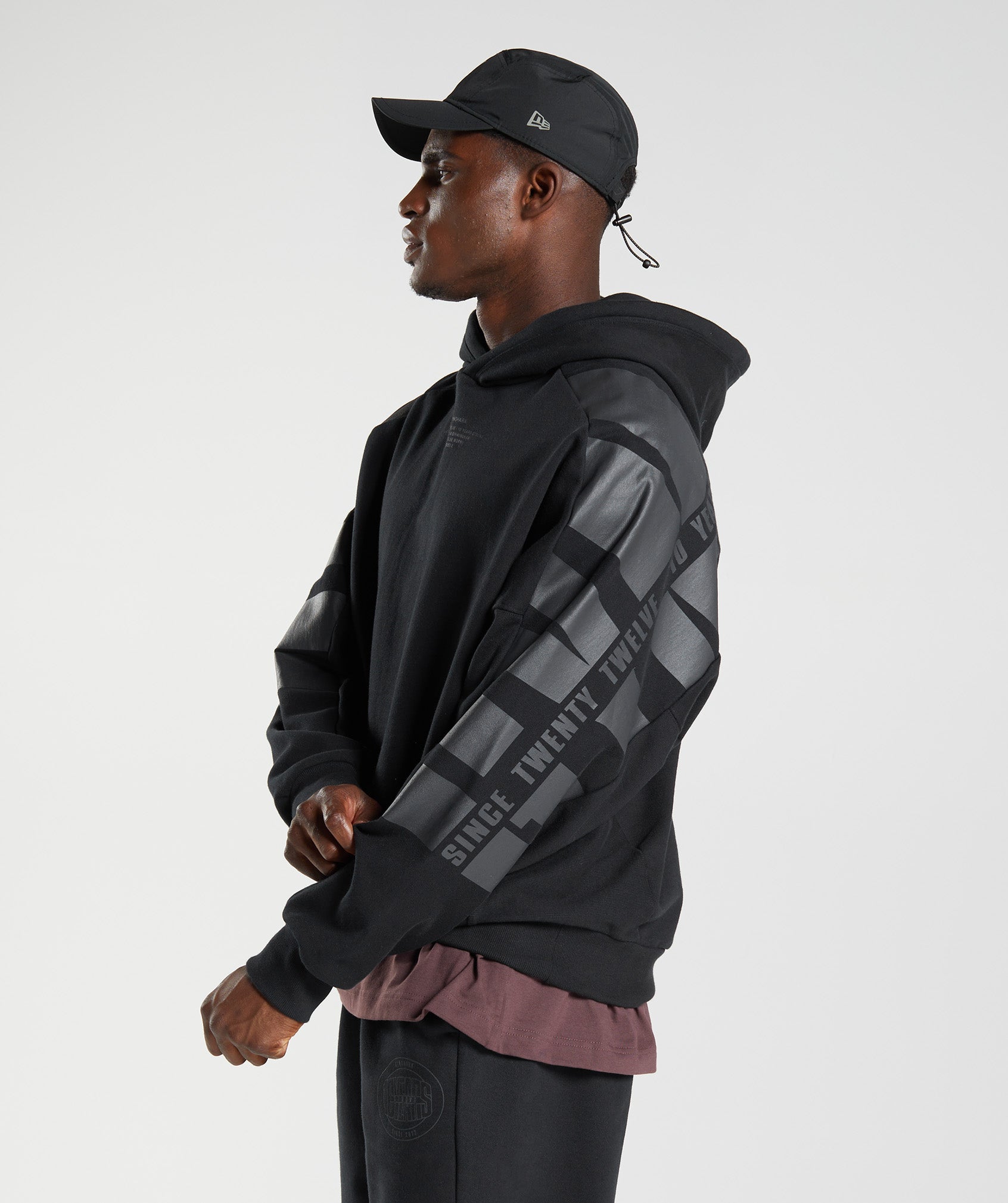 gymshark-gs10-year-hoodie-black-mens-aw22