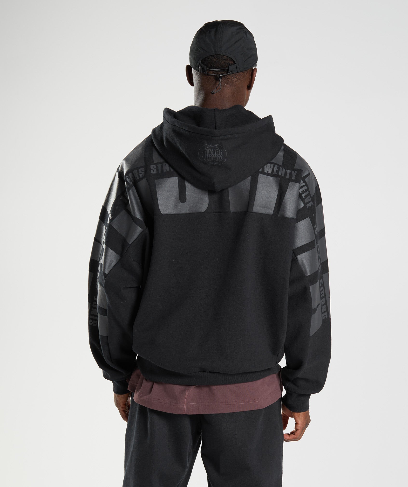 gymshark-gs10-year-hoodie-black-mens-aw22