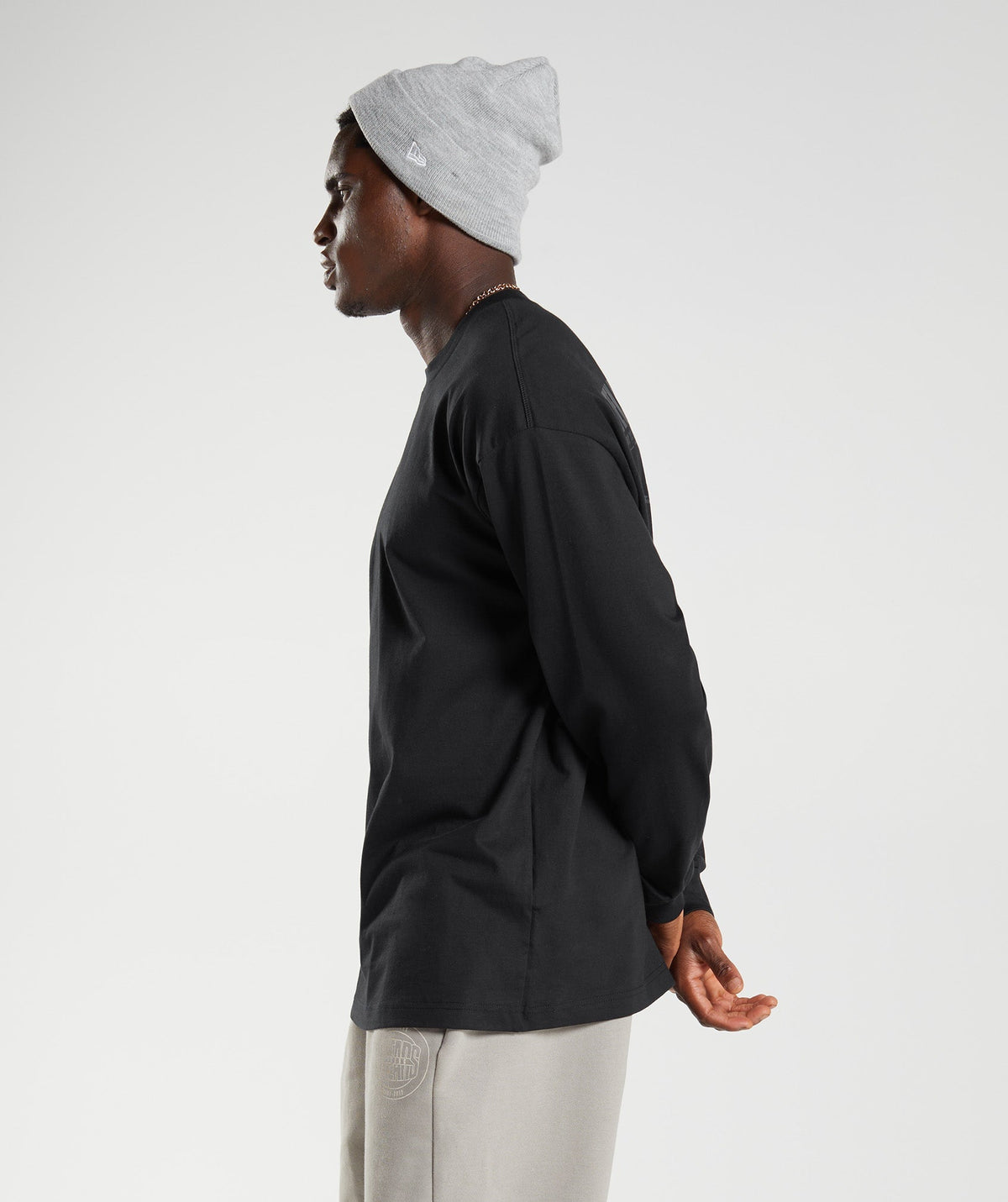gymshark-gs10-year-oversized-long-sleeve-t-shirt-black-aw22