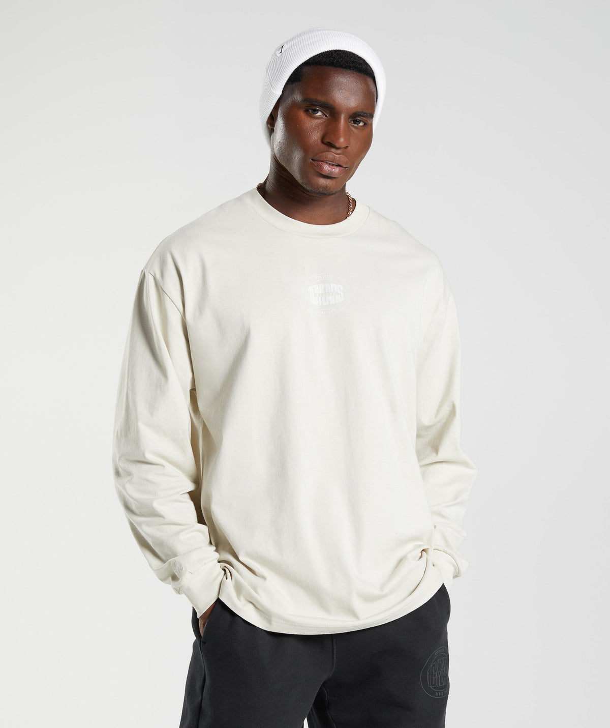 gymshark-gs10-year-oversized-long-sleeve-t-shirt-chalky-grey-aw22