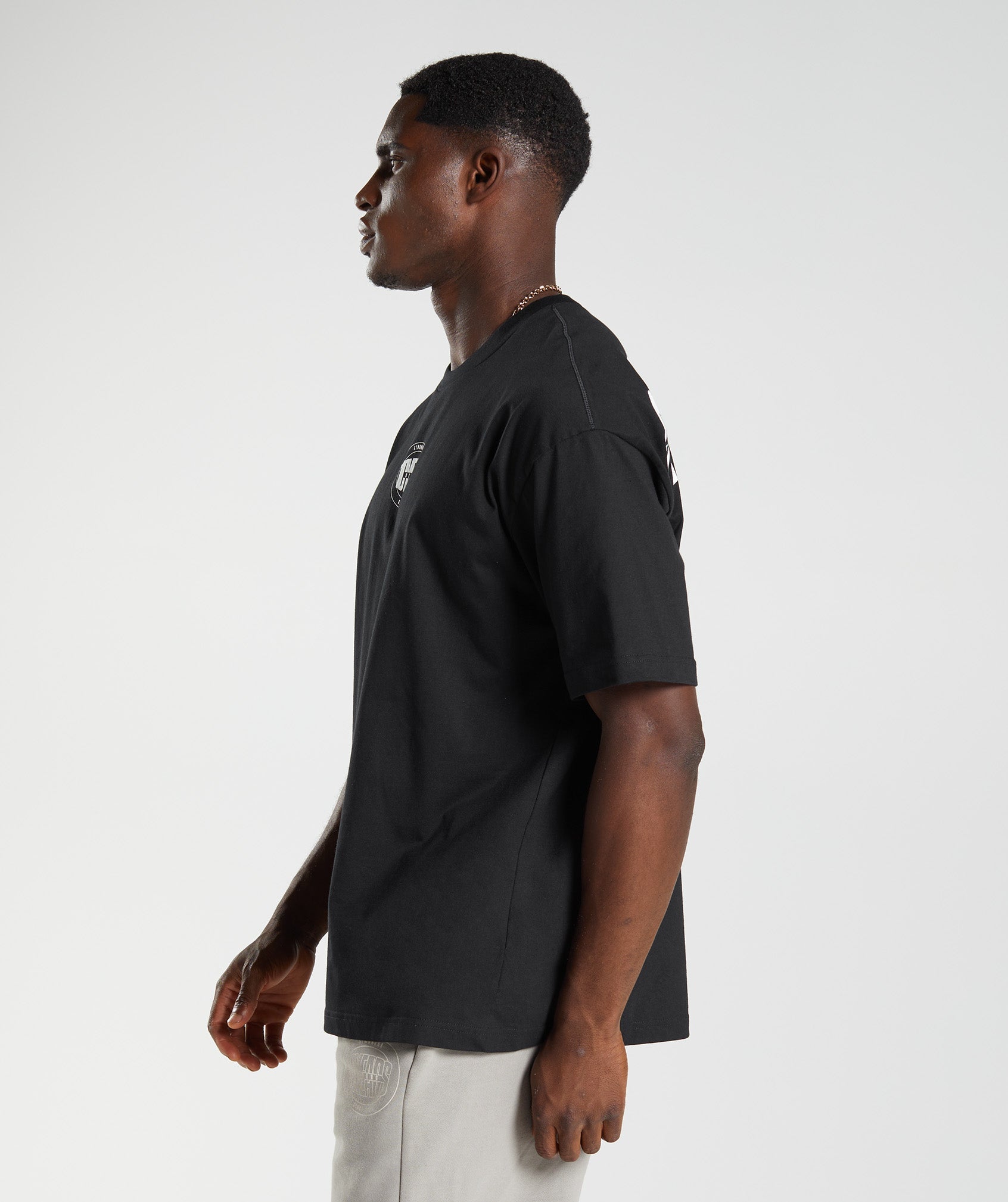 gymshark-gs10-year-oversized-t-shirt-black-aw22