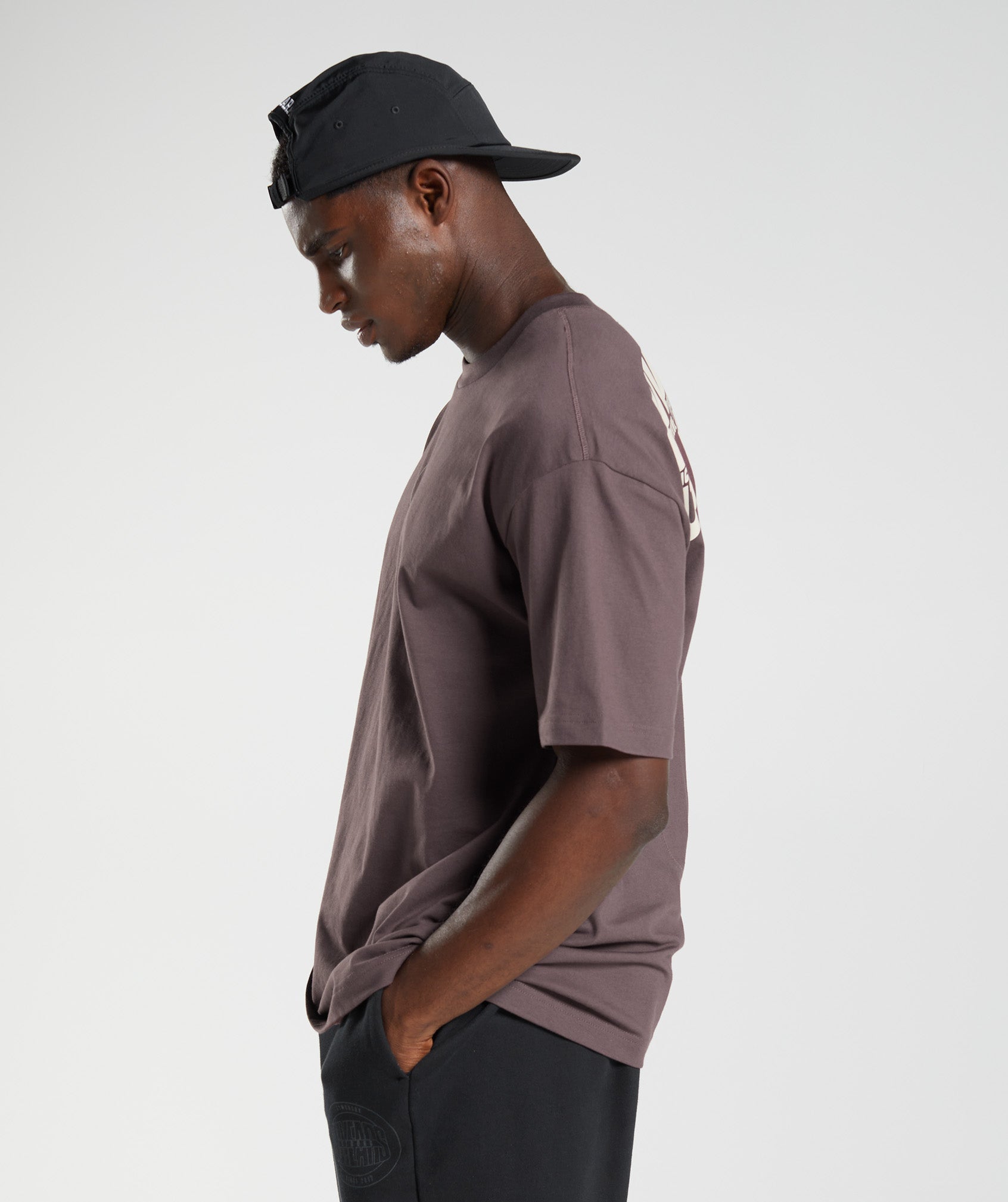 gymshark-gs10-year-oversized-t-shirt-chocolate-brown-aw22