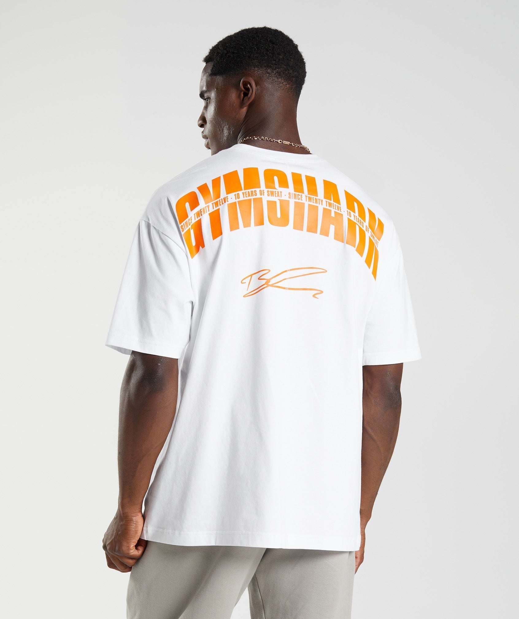 gymshark-gs10-year-oversized-t-shirt-white-aw22