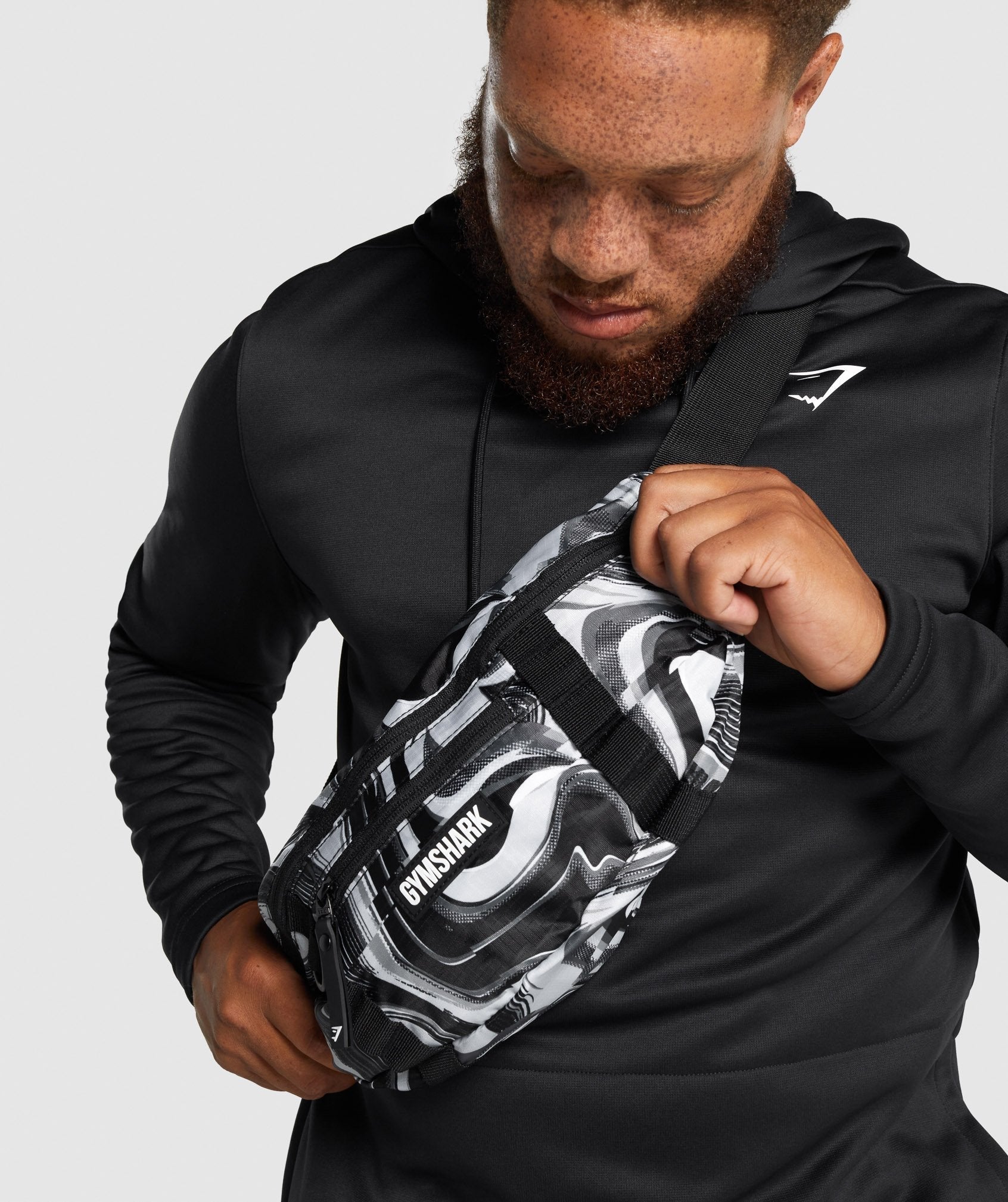 gymshark-cross-body-bag-black-white-aw21
