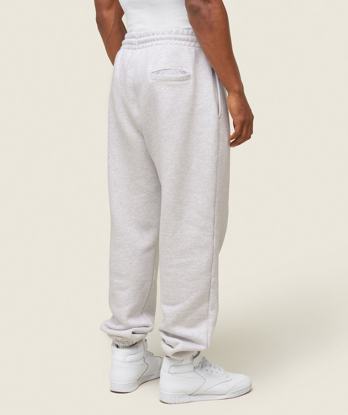 gymshark-everywear-relaxed-sweatpants-bros-soft-grey-marl-aw24