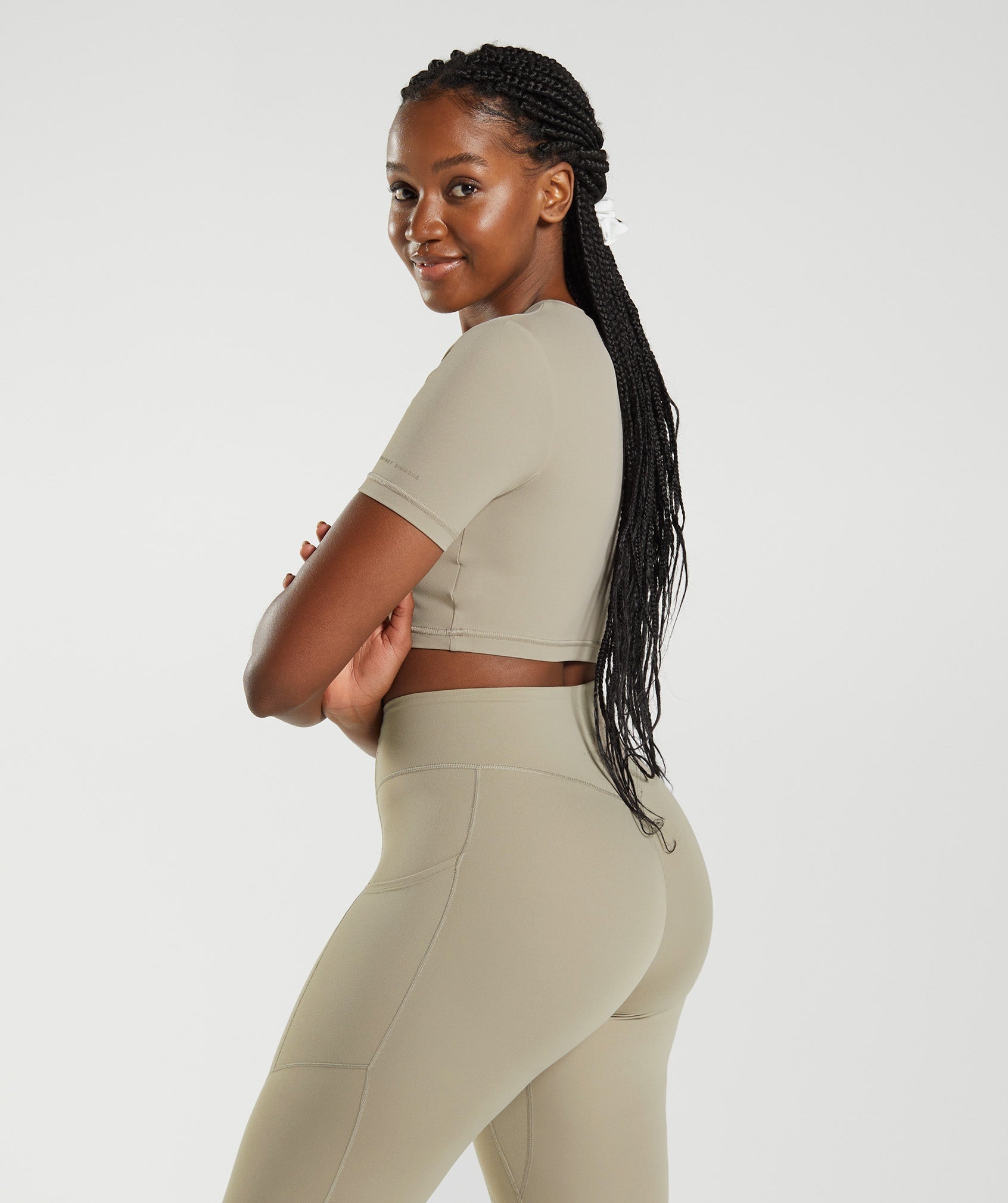 gymshark-whitney-short-sleeve-crop-top-cement-brown-ss23