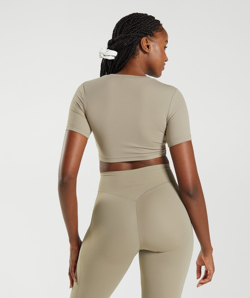 gymshark-whitney-short-sleeve-crop-top-cement-brown-ss23