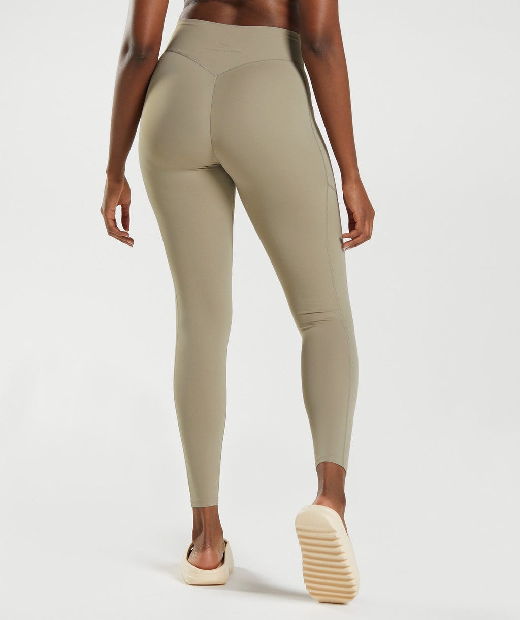 gymshark-whitney-everyday-pocket-leggings-cement-brown-ss23
