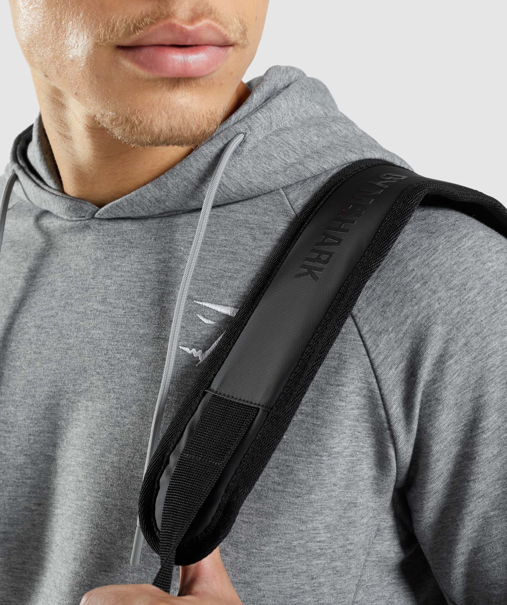 gymshark-barrel-bag-black-aw21
