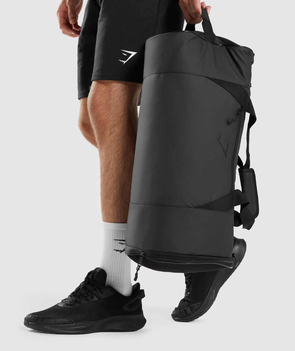 gymshark-barrel-bag-black-aw21