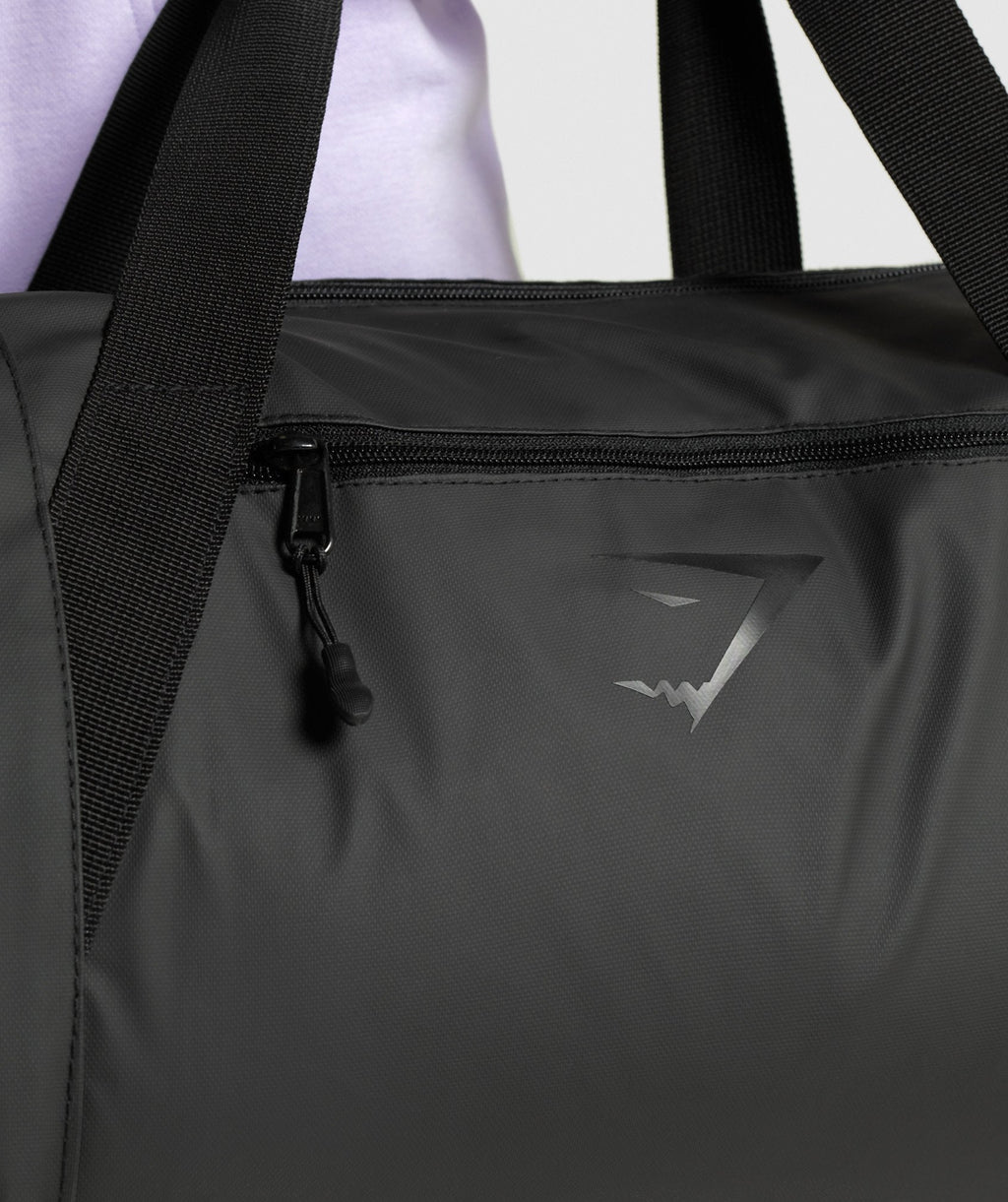 gymshark-barrel-bag-black-aw21