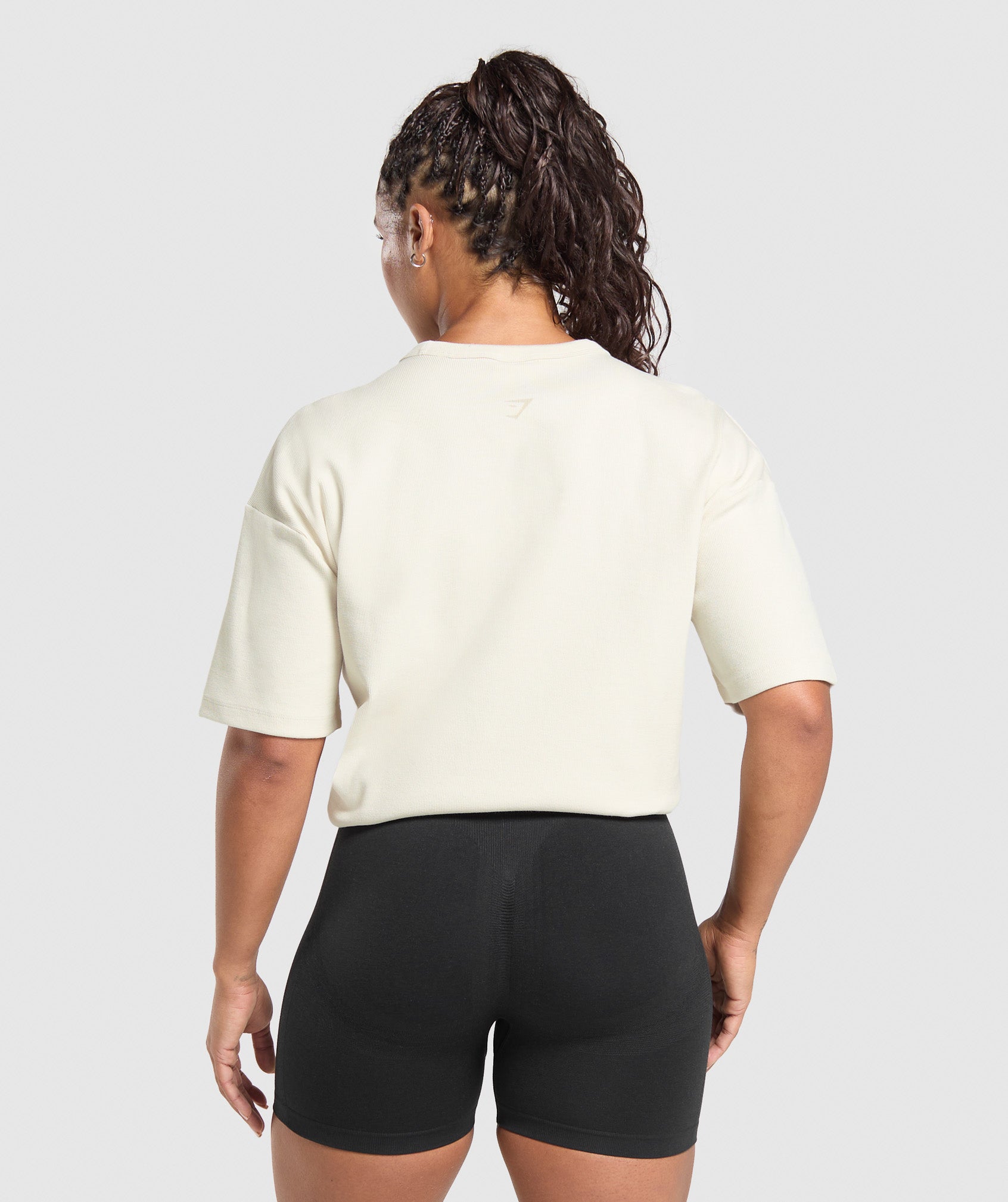 gymshark-gymshark-lifting-oversized-pump-cover-oat-white-ss25
