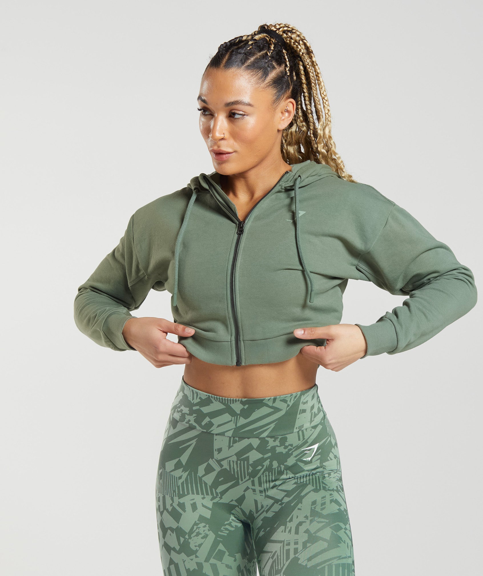 gs-power-cropped-zip-hoodie-willow-green-ss23