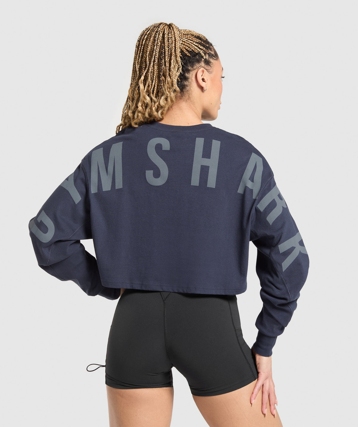 gymshark-gymshark-wordmark-graphic-long-sleeve-top-ls-tops-blue-ss25