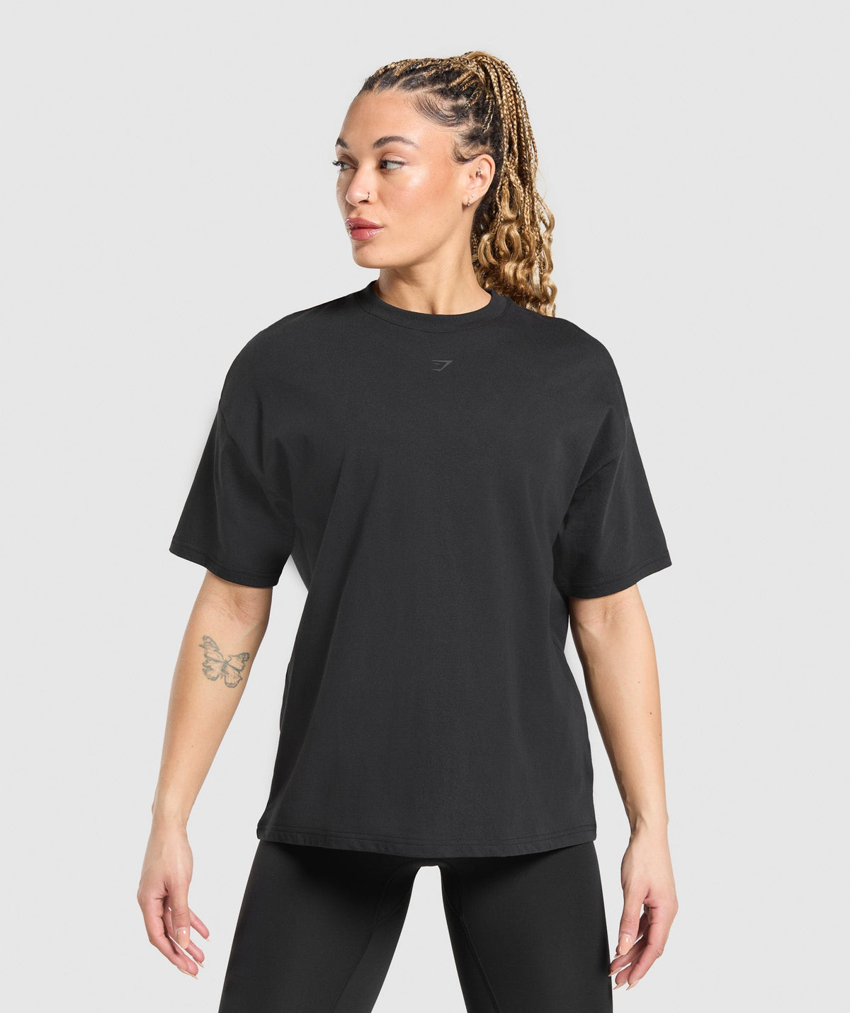 gymshark-wordmark-graphic-t-shirt-black-ss25