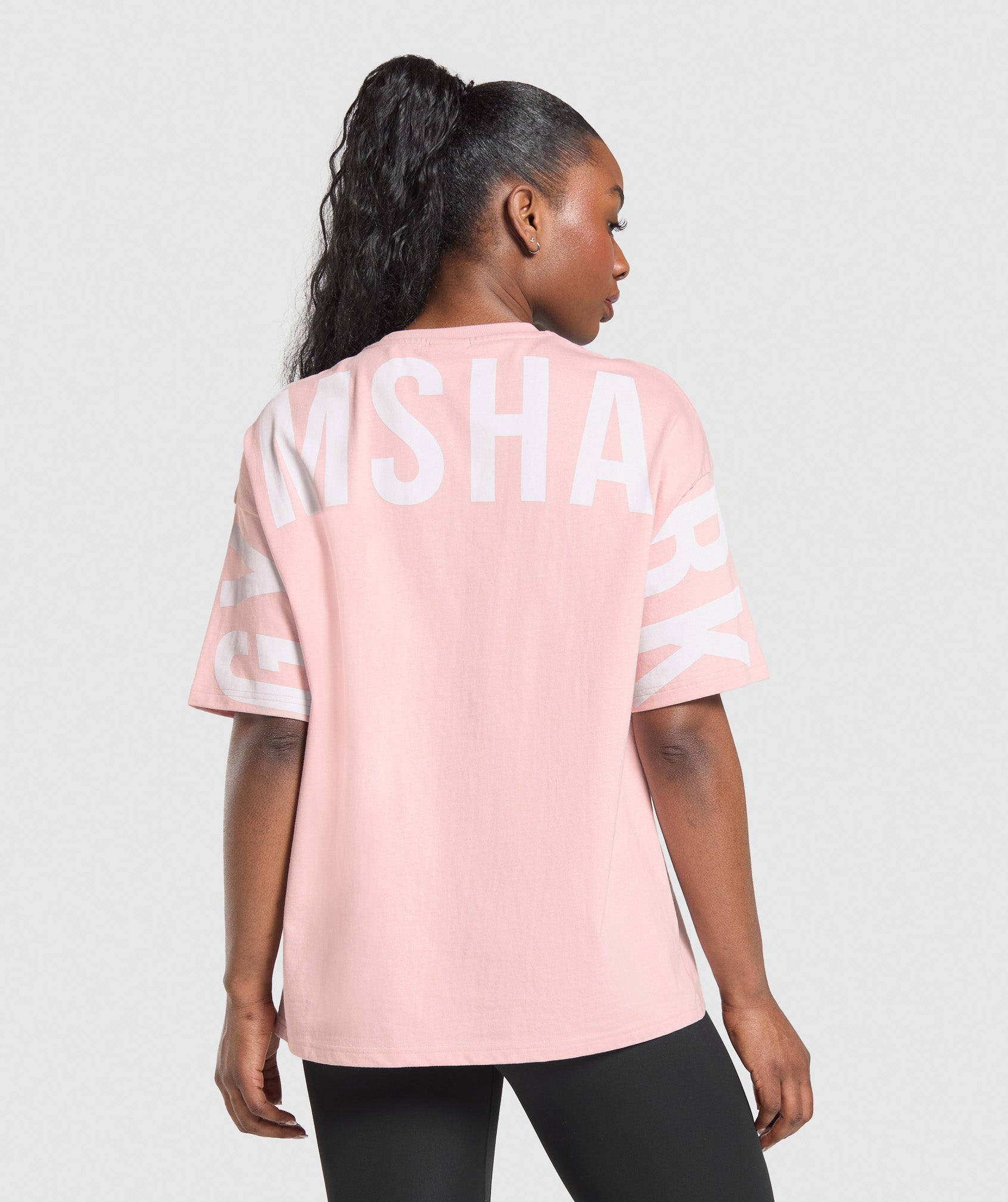 gymshark-wordmark-graphic-t-shirt-lift-pink-ss25