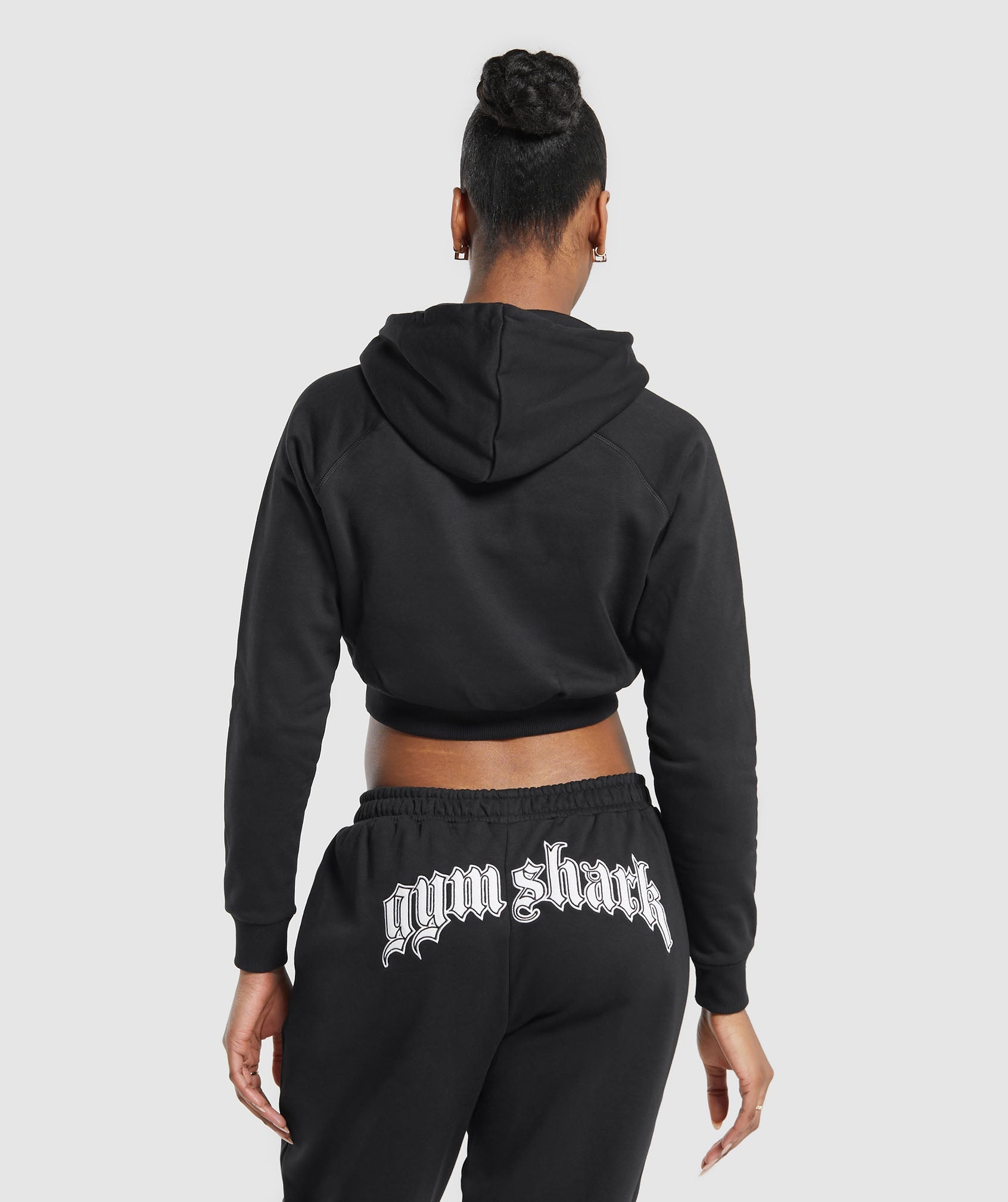 gymshark-heavy-flex-cropped-hoodie-black-ss24