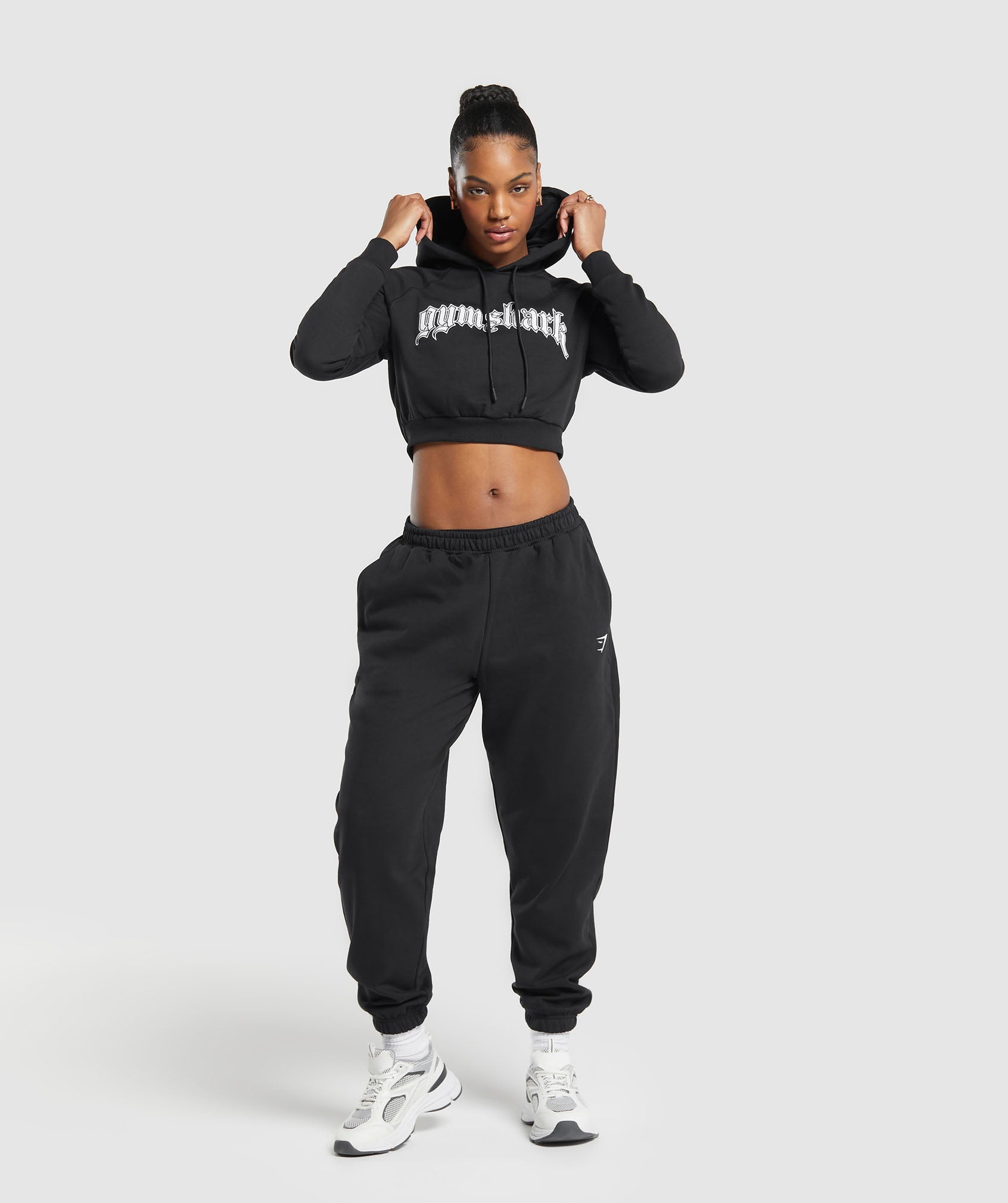 gymshark-heavy-flex-cropped-hoodie-black-ss24