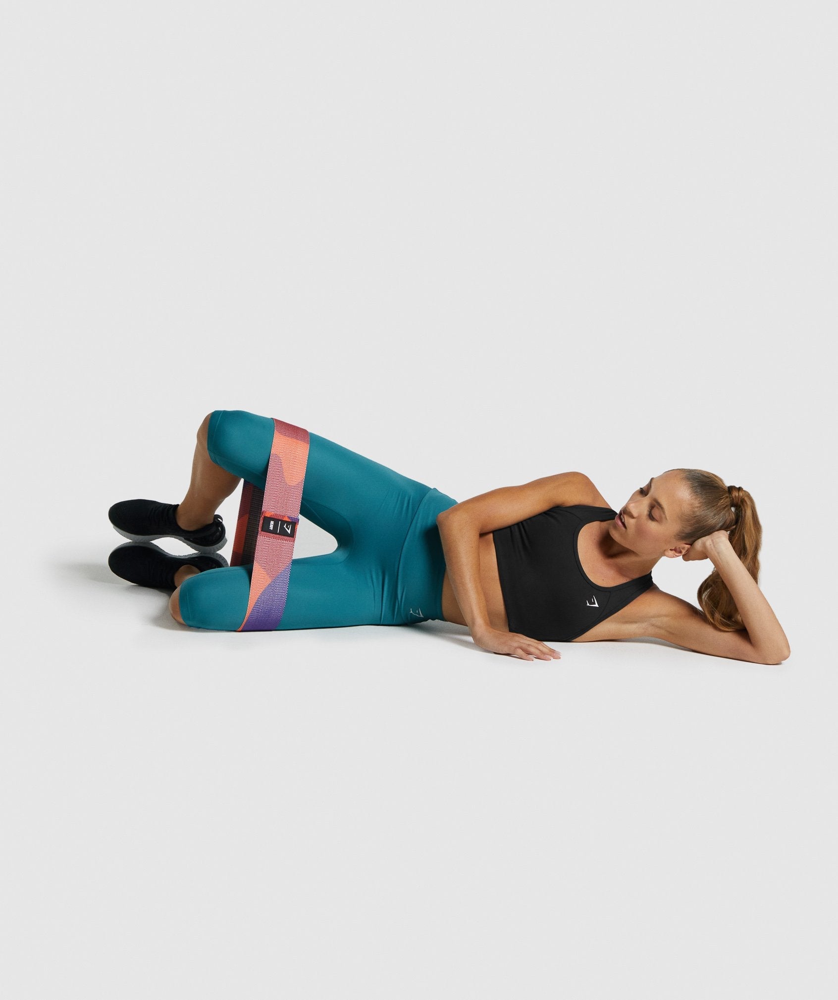 gymshark-heavy-glute-band-pink-aw21