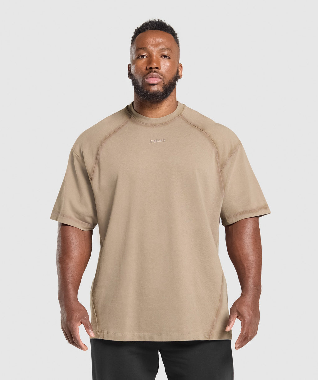 gymshark-heavyweight-t-shirt-lifestyle-brown-ss25