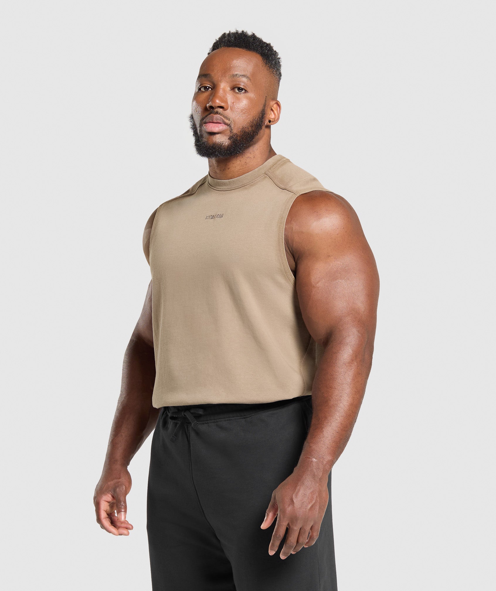 gymshark-heavyweight-tank-lifestyle-brown-ss25