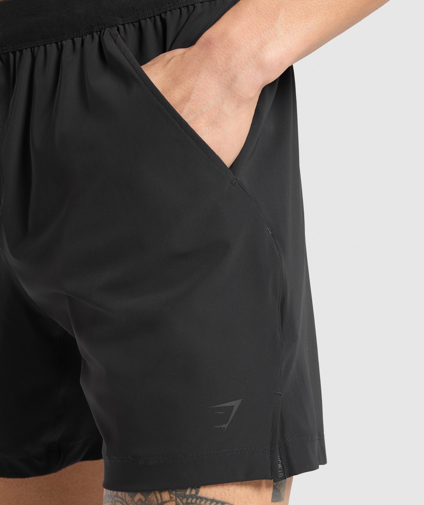 gymshark-hybrid-6-shorts-black-aw21
