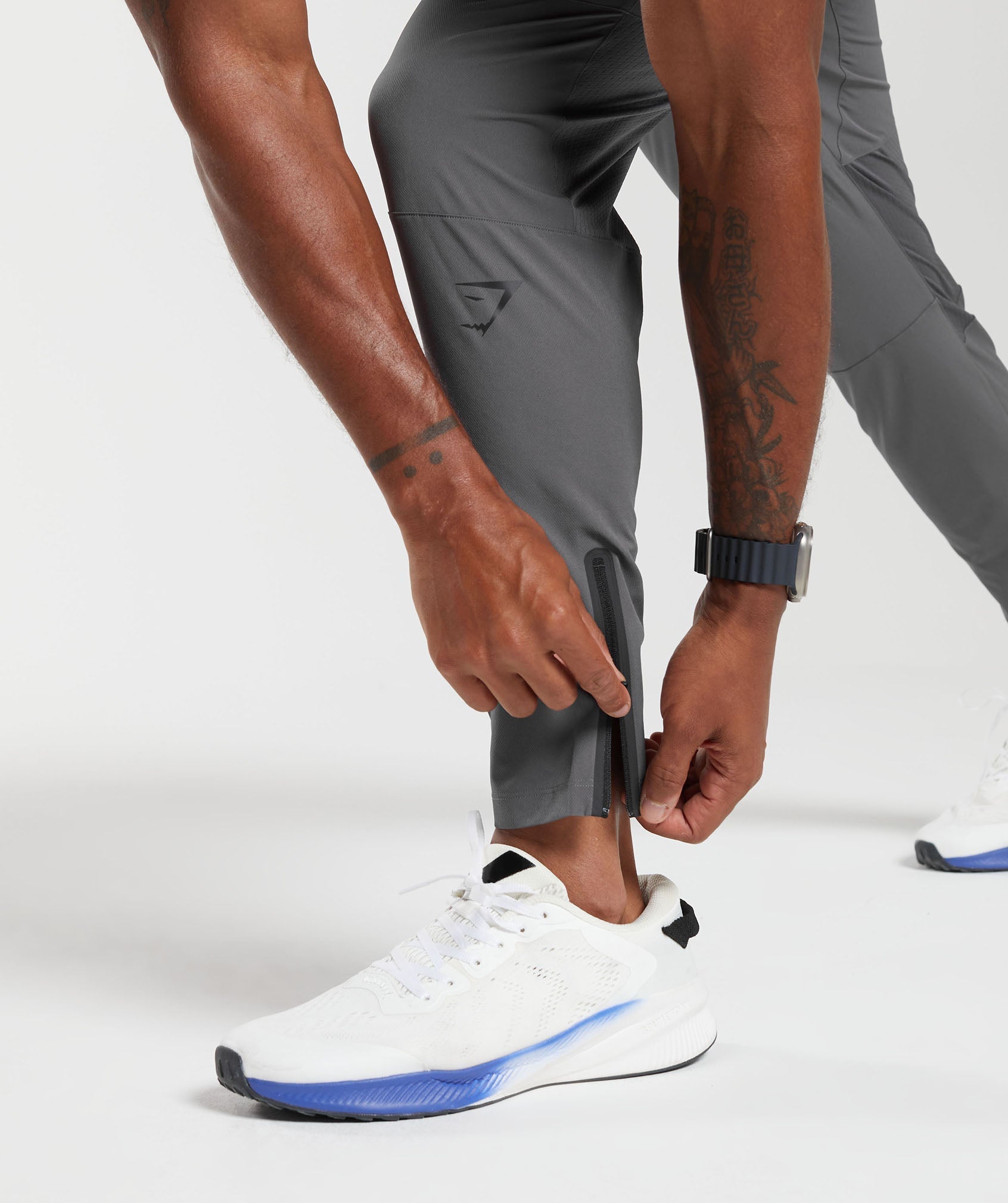 gymshark-hybrid-woven-joggers-silhouette-grey-aw22