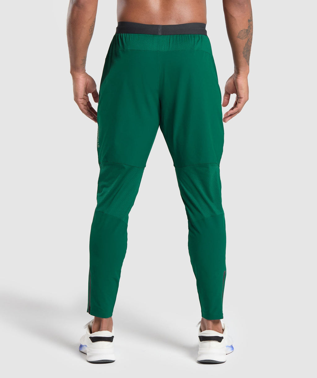 gymshark-hybrid-woven-joggers-woodland-green-aw22